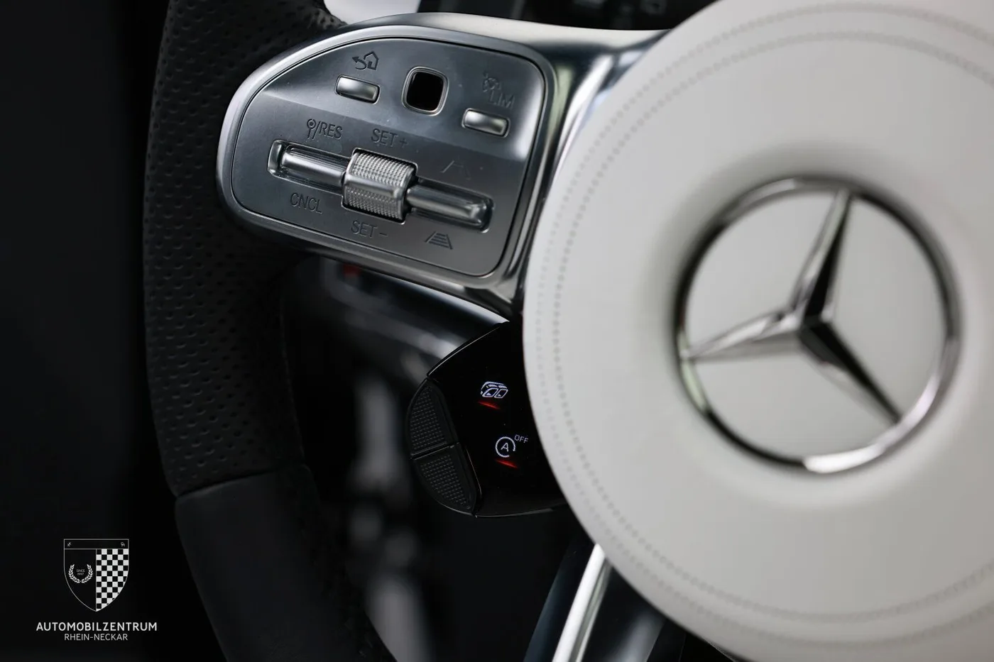2023 Mercedes-AMG G 63 offered by a supercar dealer in Viernheim, Germany, photo 19 of 25