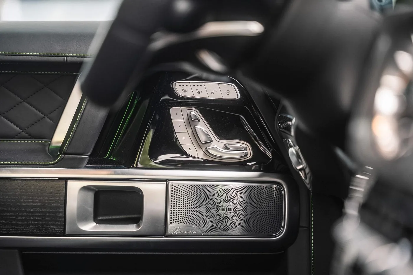 2023 Mercedes-AMG G 63 MANUFAKTUR offered by a supercar dealer in Munich, Germany, photo 16 of 22