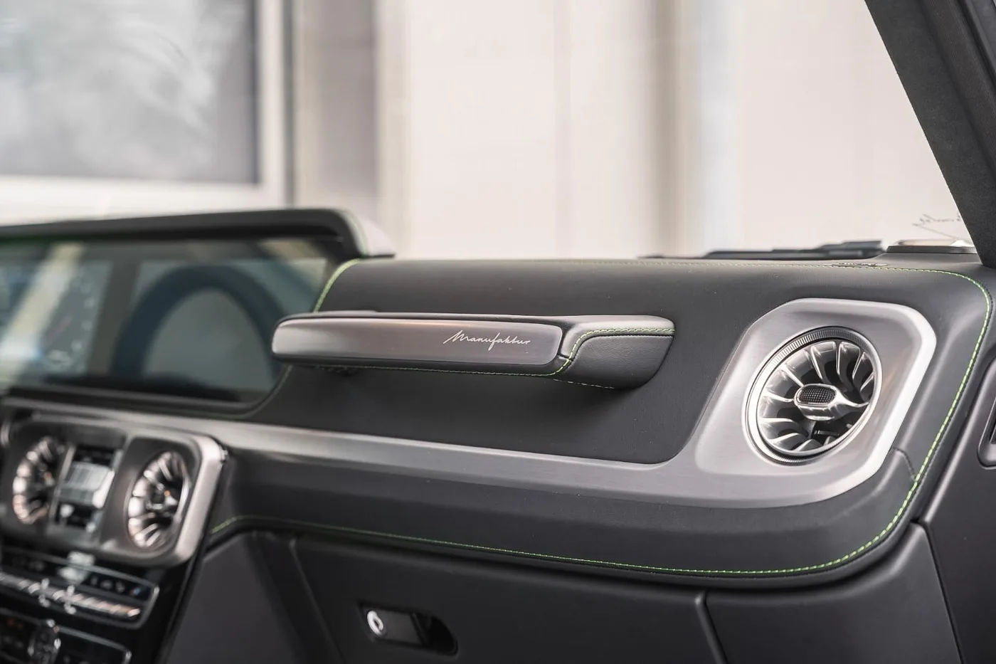 2023 Mercedes-AMG G 63 MANUFAKTUR offered by a supercar dealer in Munich, Germany, photo 17 of 22