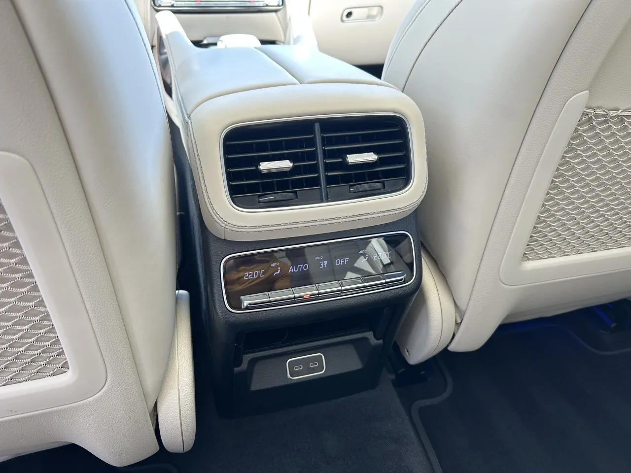 2023 Mercedes-AMG GLE 53 4MATIC+ angeboten von einem Fachhändler in Písek, Tschechien, Foto 30 von 37