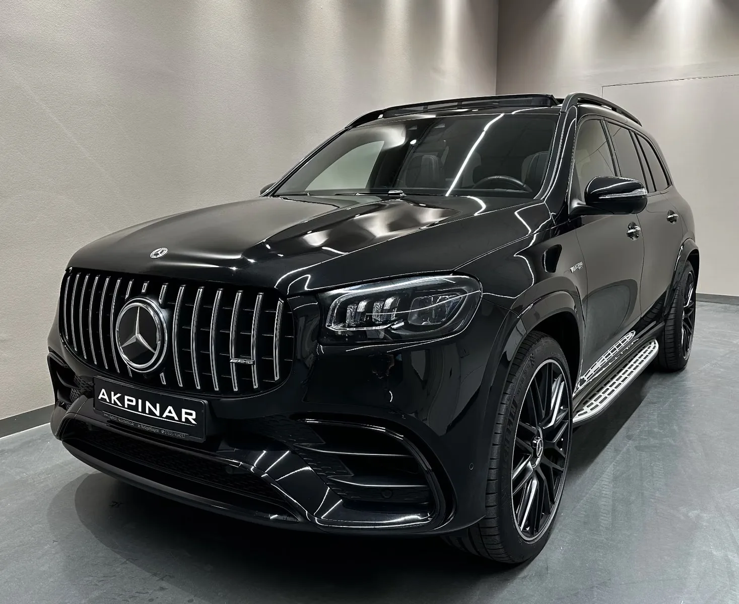 2023 Mercedes-AMG GLS 63 proposée par un concessionnaire spécialisé à Holzgerlingen, Allemagne, photo principale