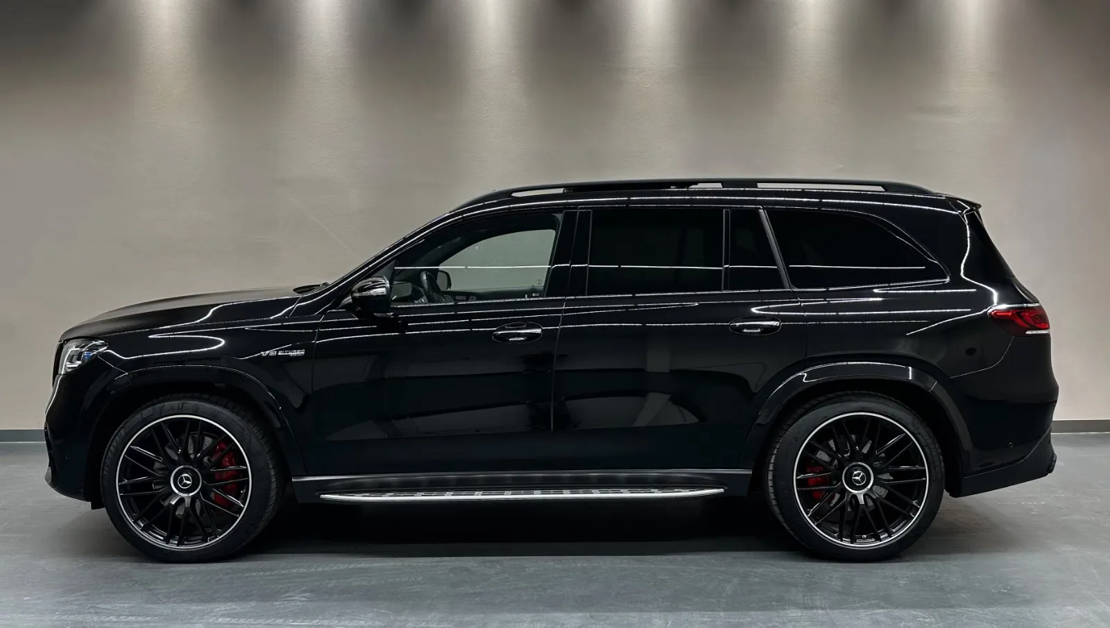2023 Mercedes-AMG GLS 63, 4/30