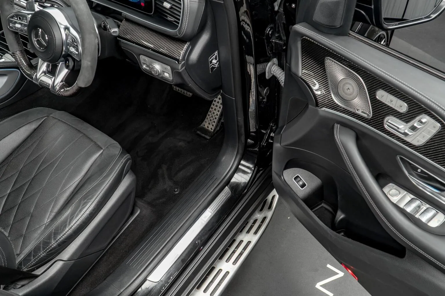 2023 Mercedes-AMG GLS 63 Night Edition, 28/30