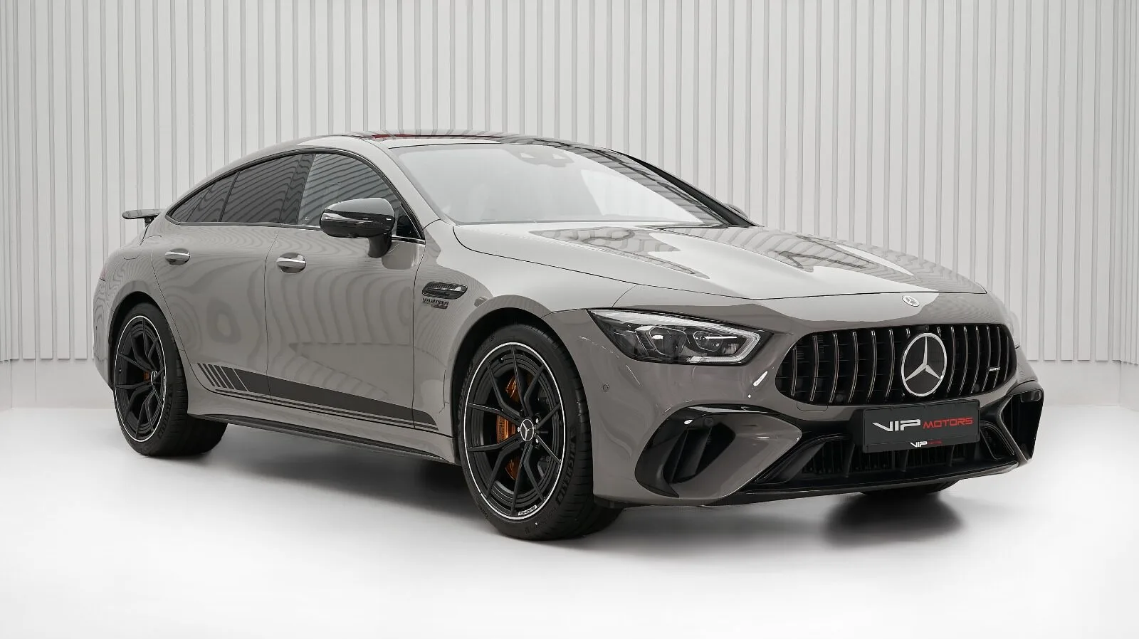 2023 Mercedes-AMG GT 63 S E Performance proposée par un concessionnaire spécialisé à Dubai, Émirats arabes unis, photo principale