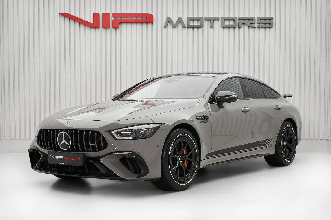2023 Mercedes-AMG GT 63 S E Performance proposée par un concessionnaire spécialisé à Dubai, Émirats arabes unis, photo 3 sur 10