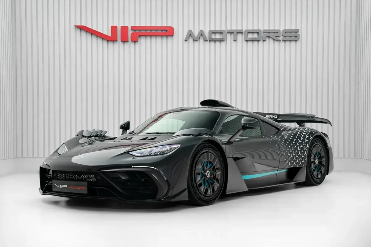 2023 Mercedes-AMG ONE angeboten von einem Fachhändler in Dubai, Vereinigte Arabische Emirate, Hauptfoto