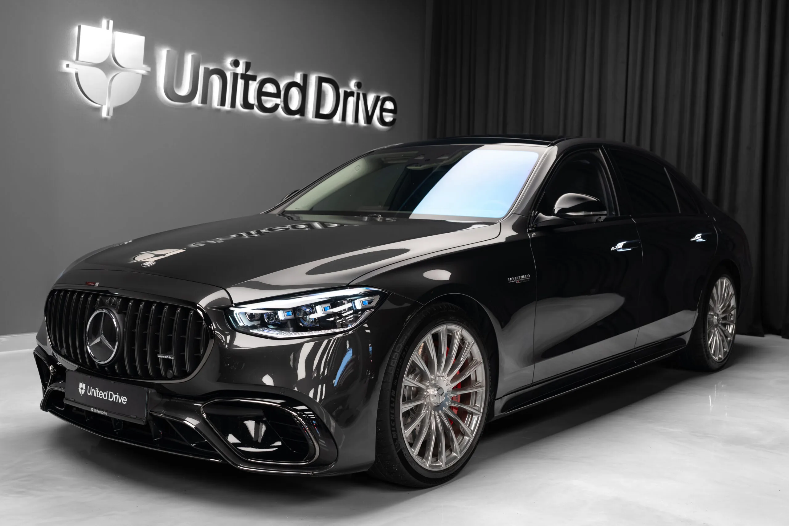2023 Mercedes-AMG S 63 E Performance angeboten von einem Fachhändler in Voluntari, Rumänien, Hauptfoto