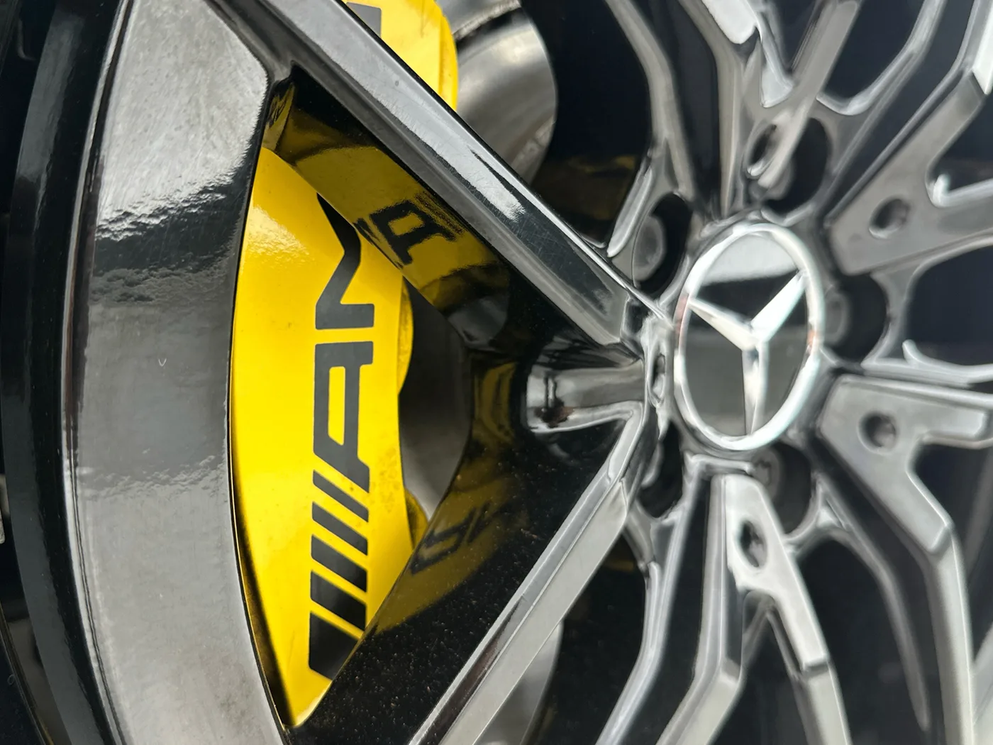 2023 Mercedes-AMG SL 43 Premium Plus offered by a franchised dealer group in Hatfield, United Kingdom, photo 12 of 25