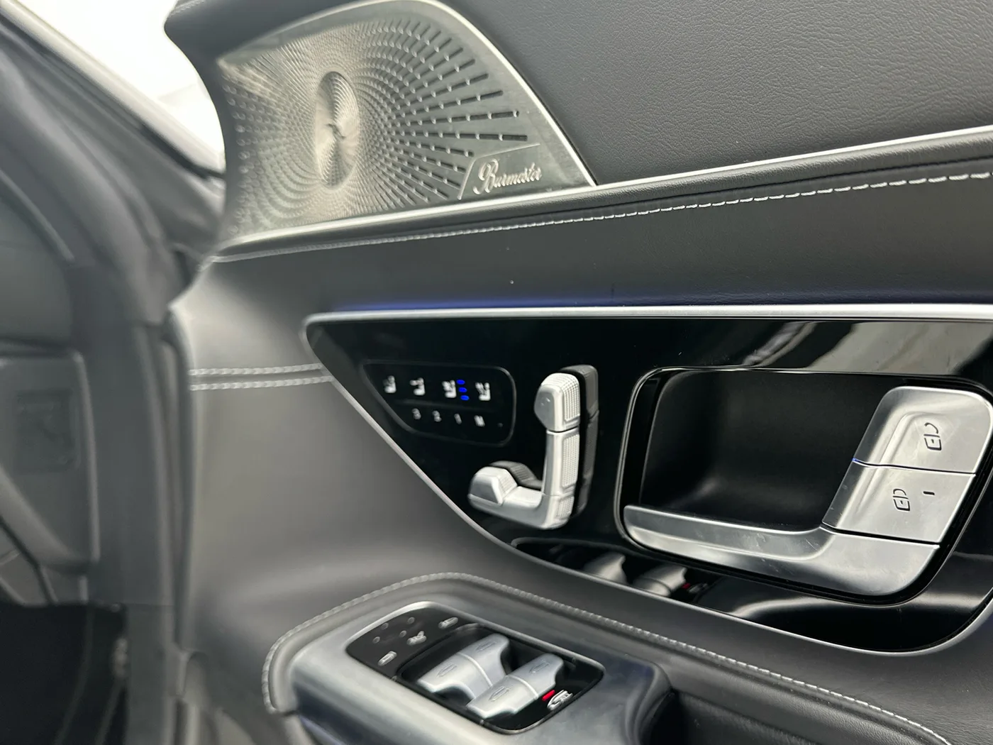2023 Mercedes-AMG SL 43 Premium Plus offered by a franchised dealer group in Hatfield, United Kingdom, photo 18 of 25