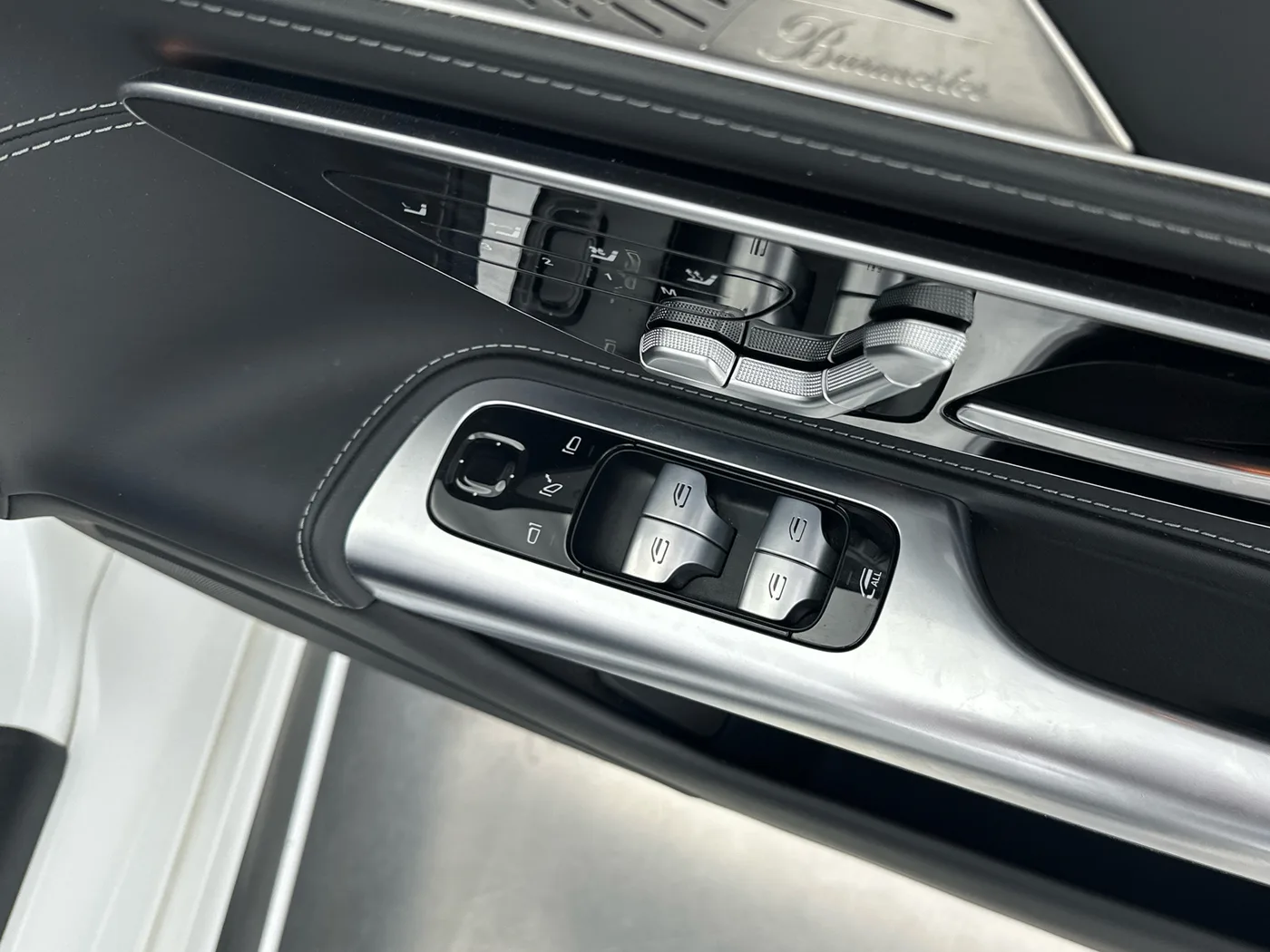 2023 Mercedes-AMG SL 43 Premium Plus offered by a franchised dealer group in Hatfield, United Kingdom, photo 19 of 25