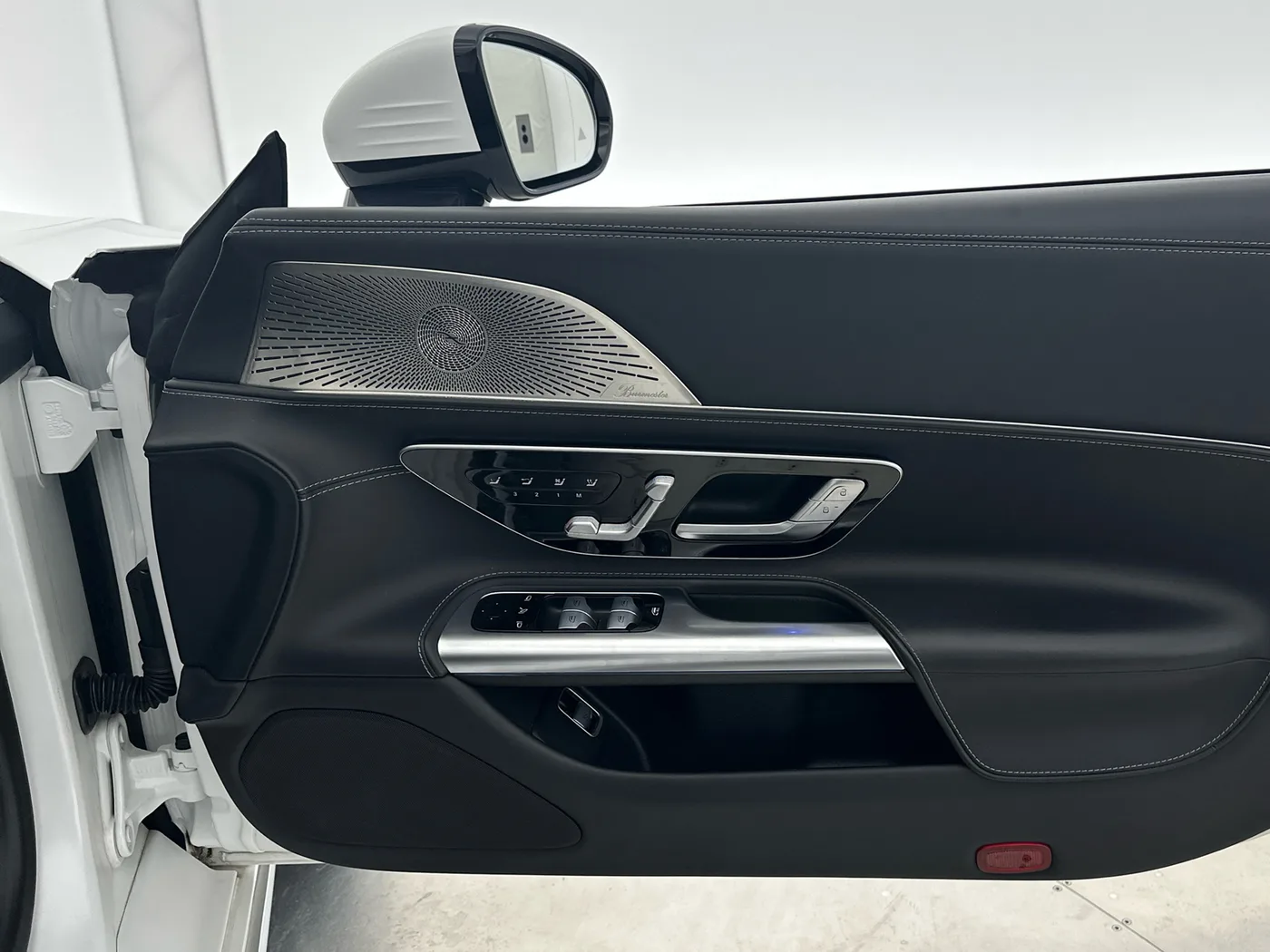 2023 Mercedes-AMG SL 43 Premium Plus offered by a franchised dealer group in Hatfield, United Kingdom, photo 24 of 25