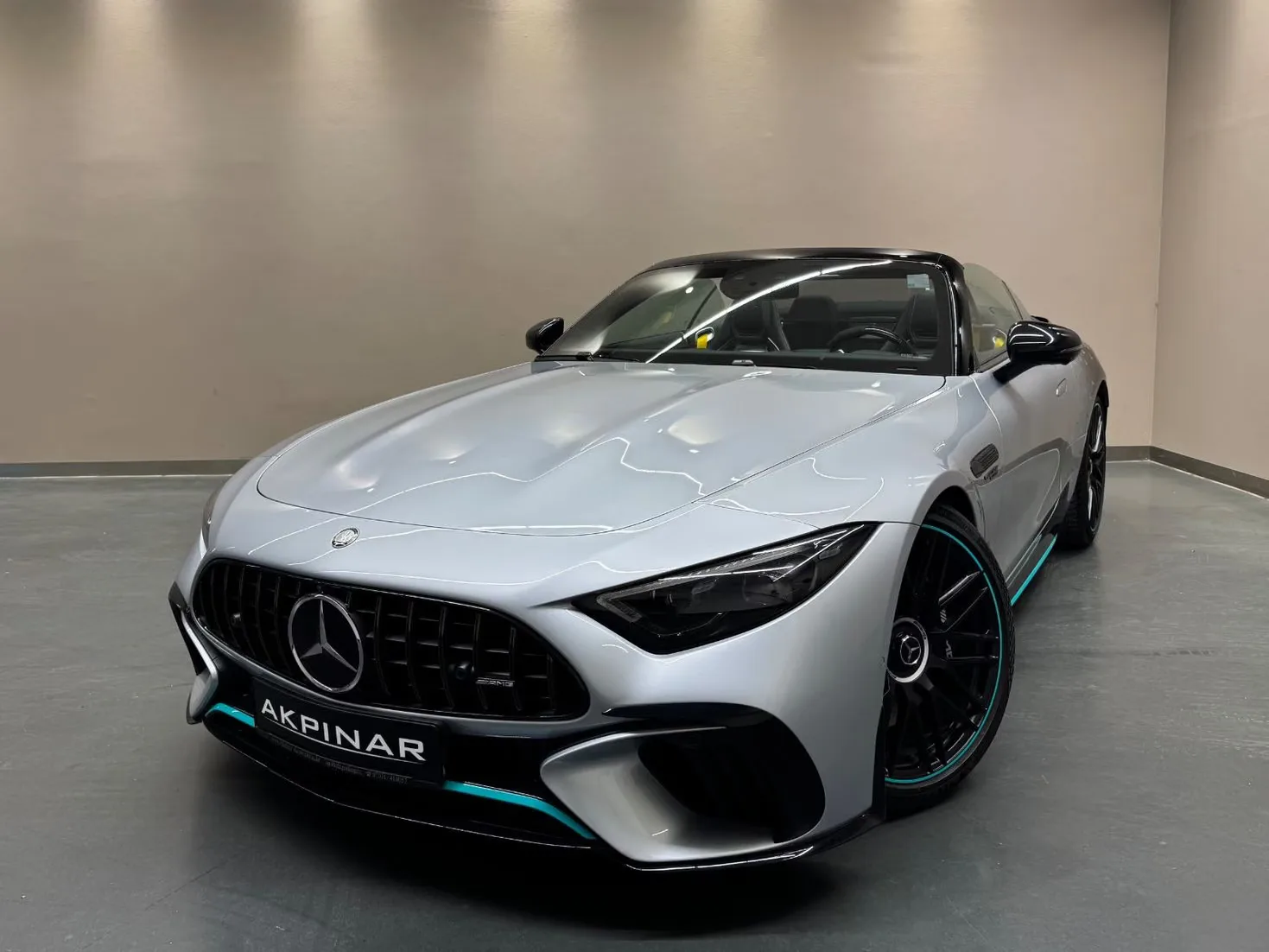2023 Mercedes-AMG SL 63 Motorsport Collectors Edition, 2/23