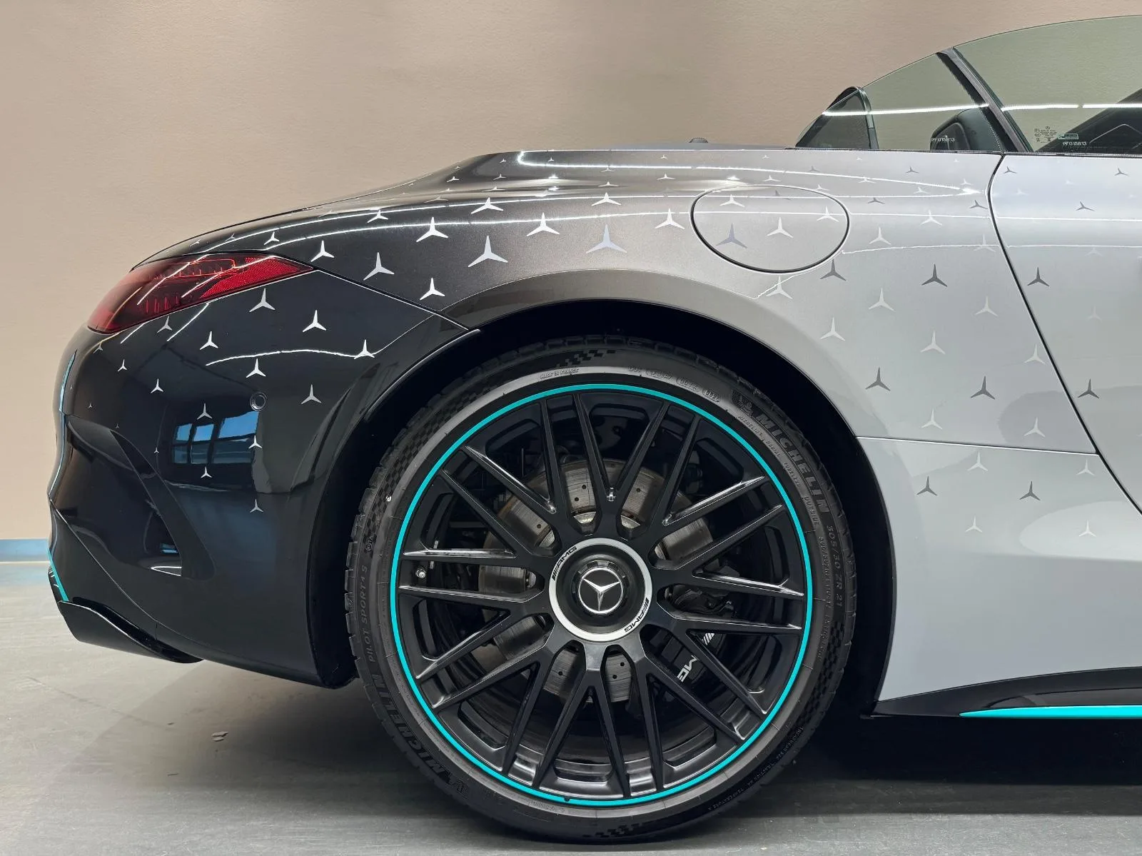 2023 Mercedes-AMG SL 63 Motorsport Collectors Edition, 8/23