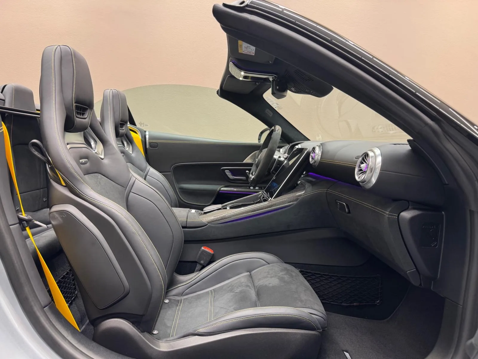 2023 Mercedes-AMG SL 63 Motorsport Collectors Edition, 17/23