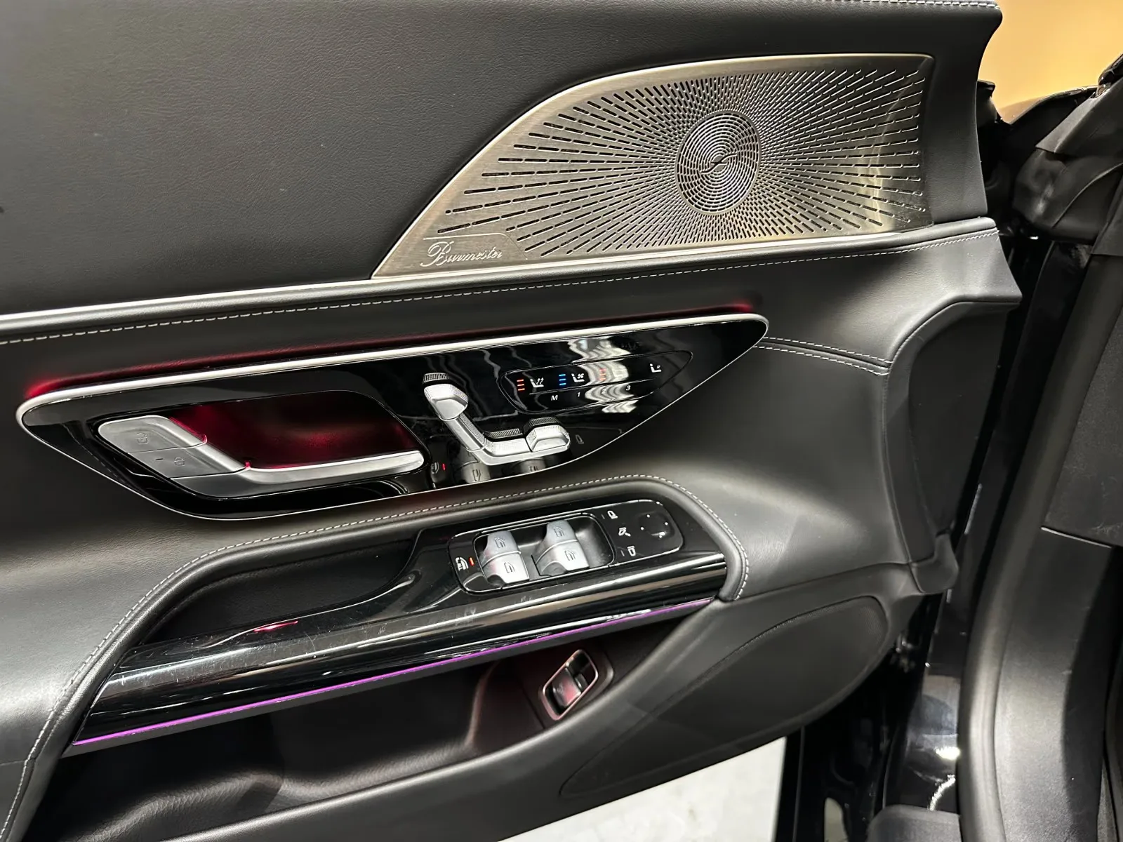 2023 Mercedes-AMG SL 63, 16/28