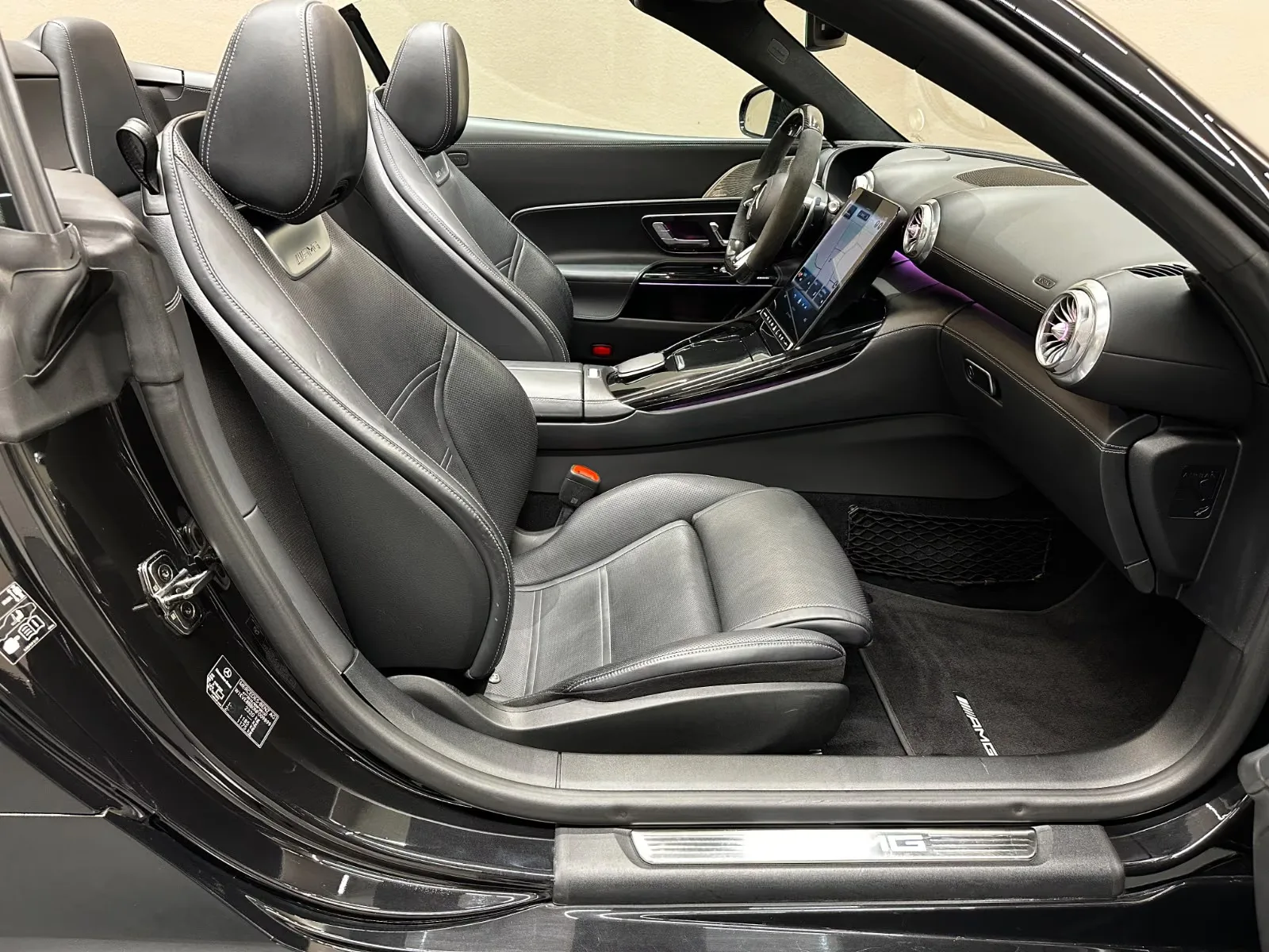 2023 Mercedes-AMG SL 63, 25/28