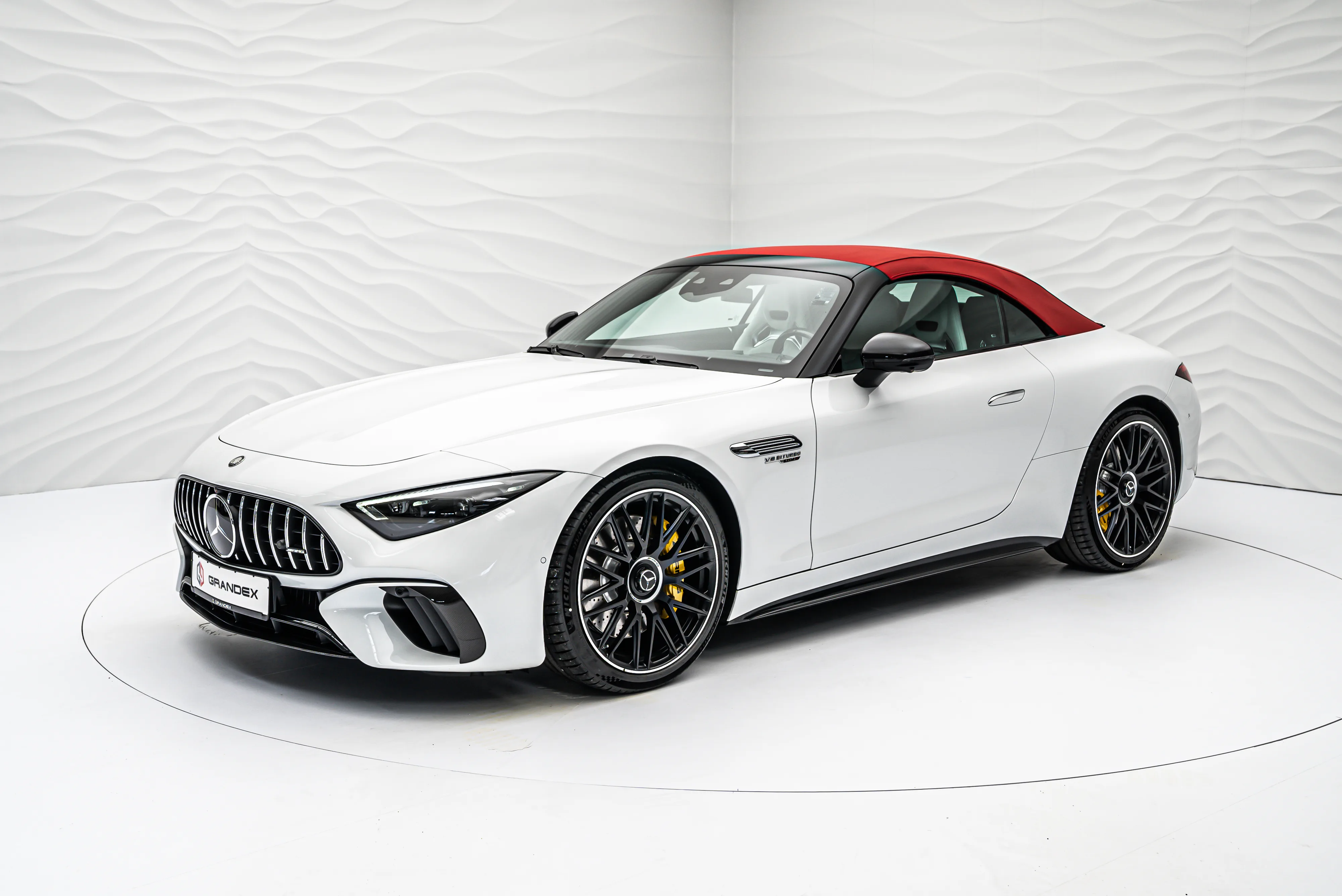 2023 Mercedes-AMG SL 63 4MATIC+, 2/20