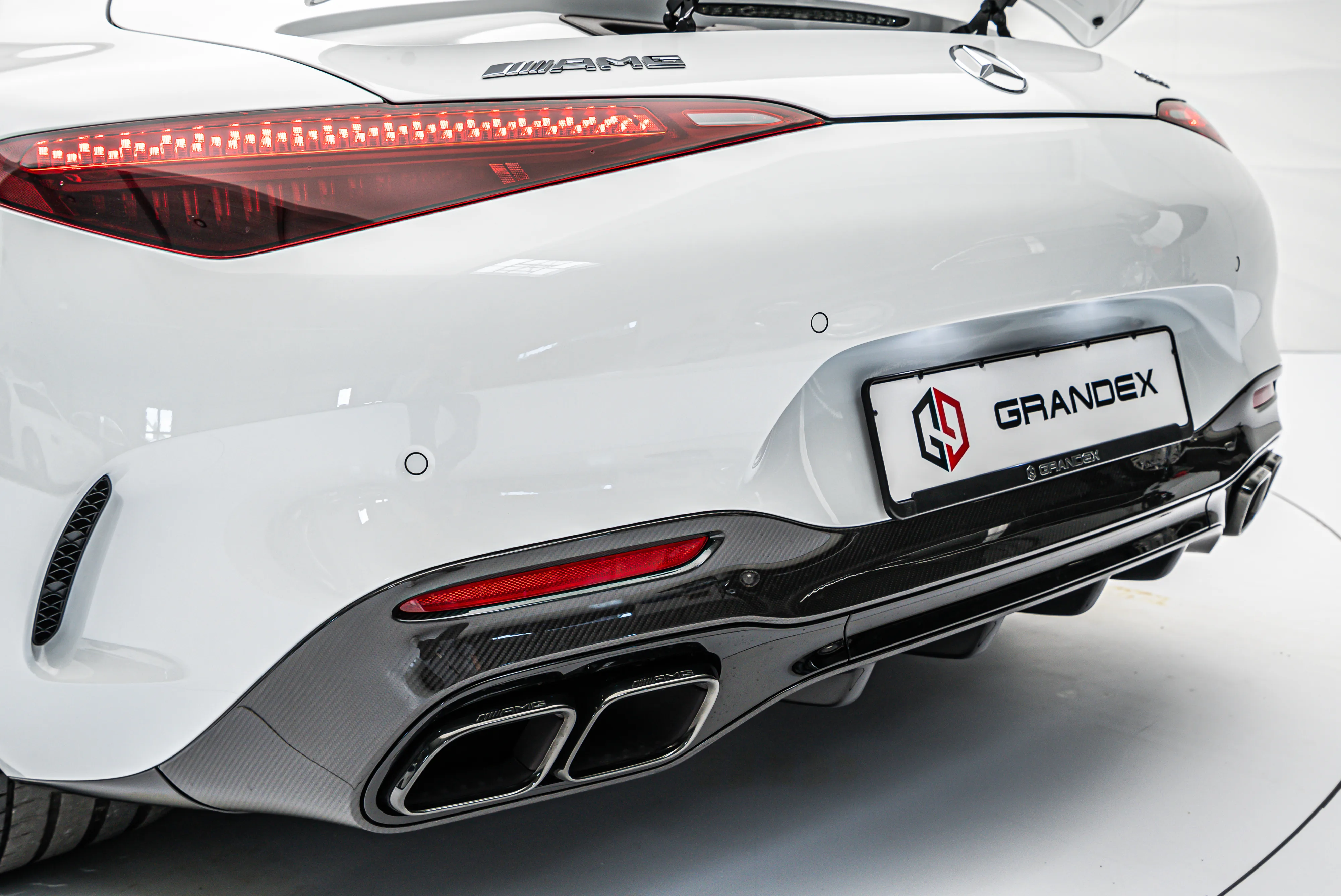 2023 Mercedes-AMG SL 63 4MATIC+, 18/20