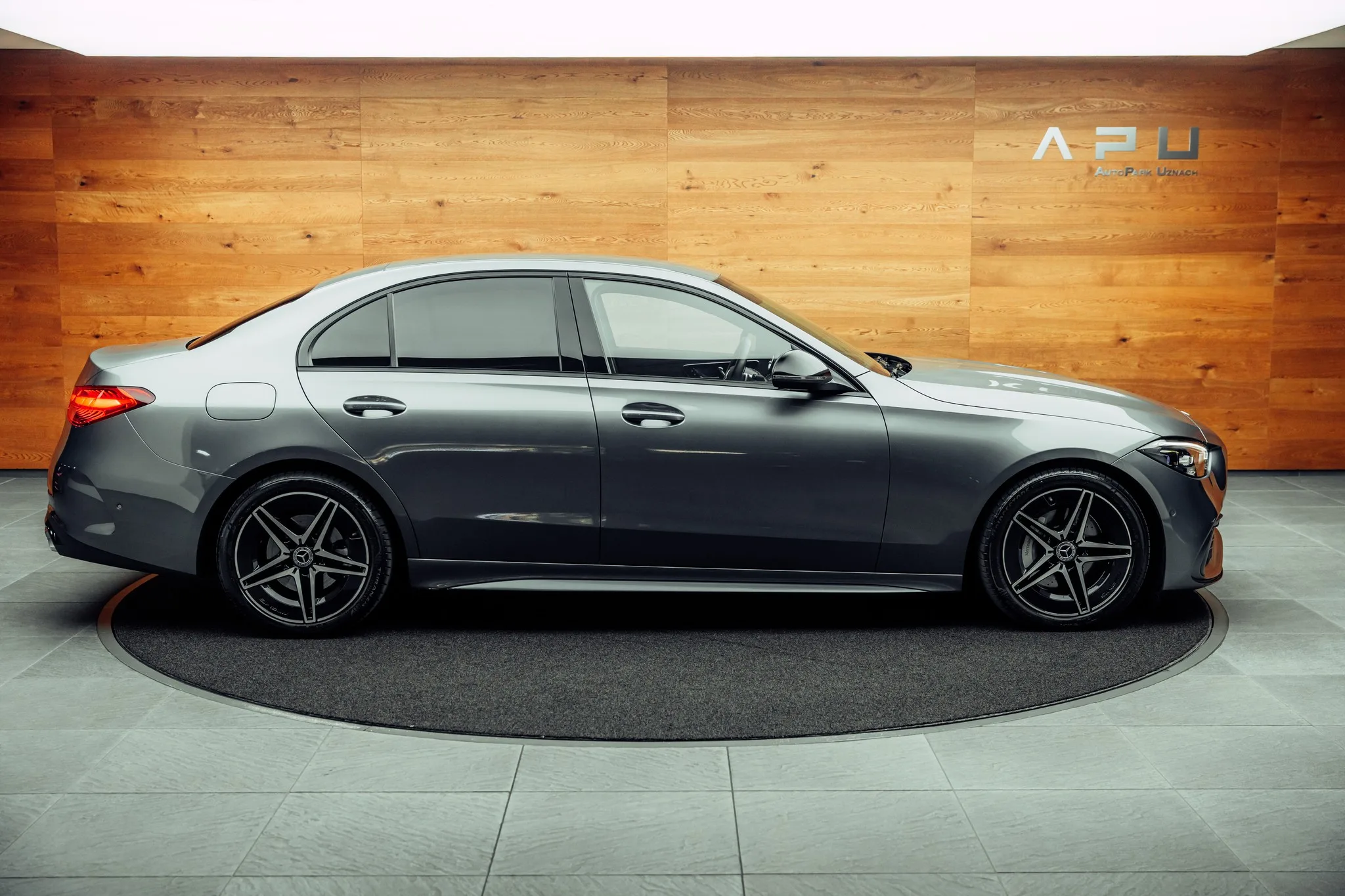 2023 Mercedes-Benz C 300, 2/18