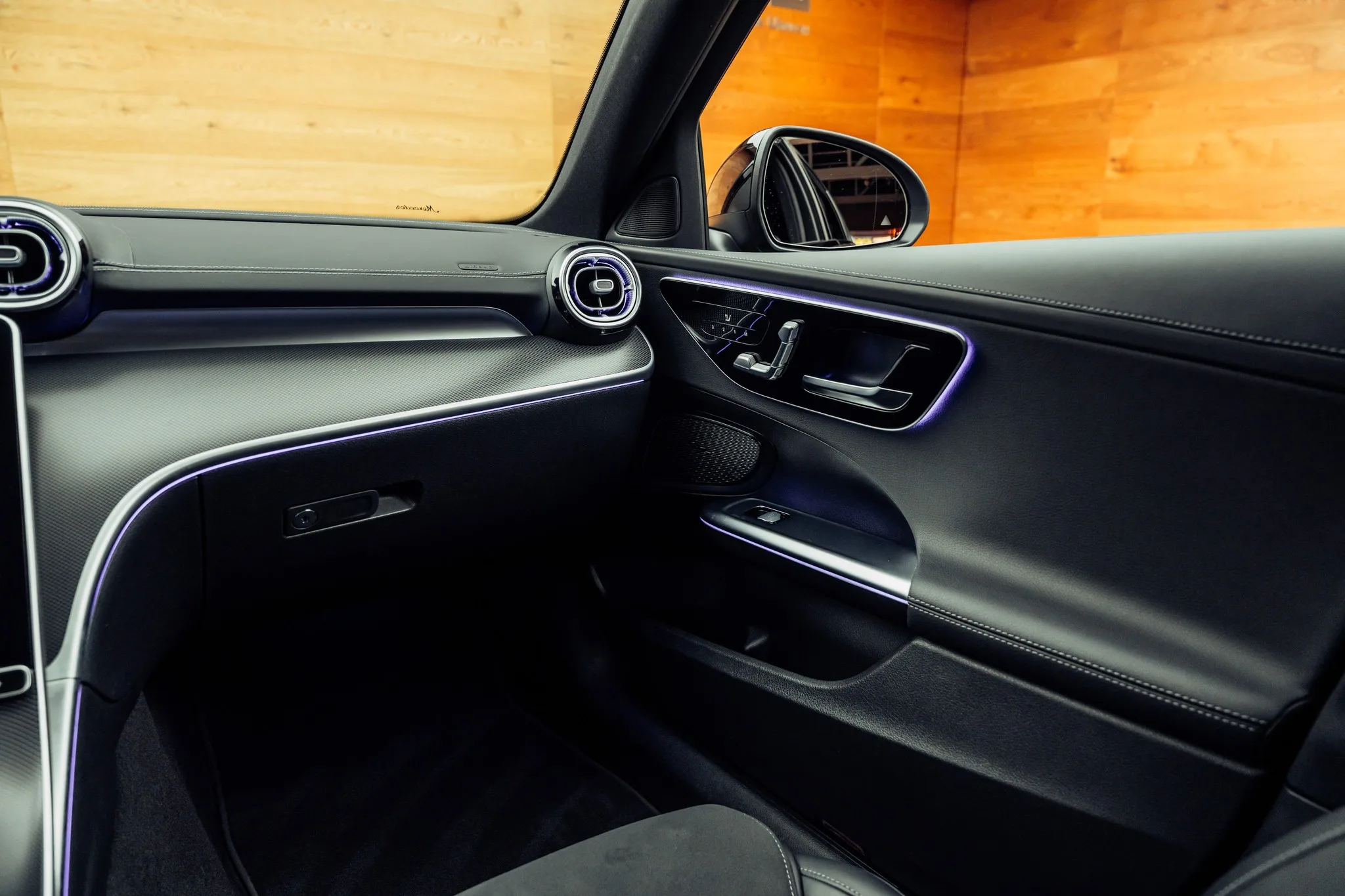 2023 Mercedes-Benz C 300, 14/18