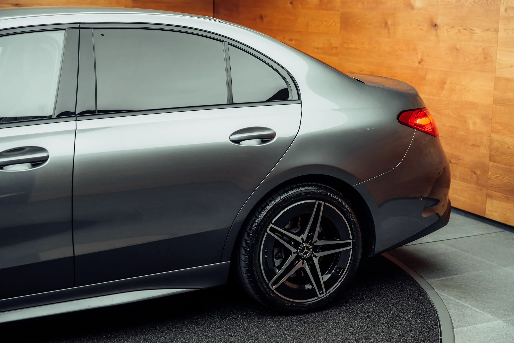 2023 Mercedes-Benz C 300, 17/18