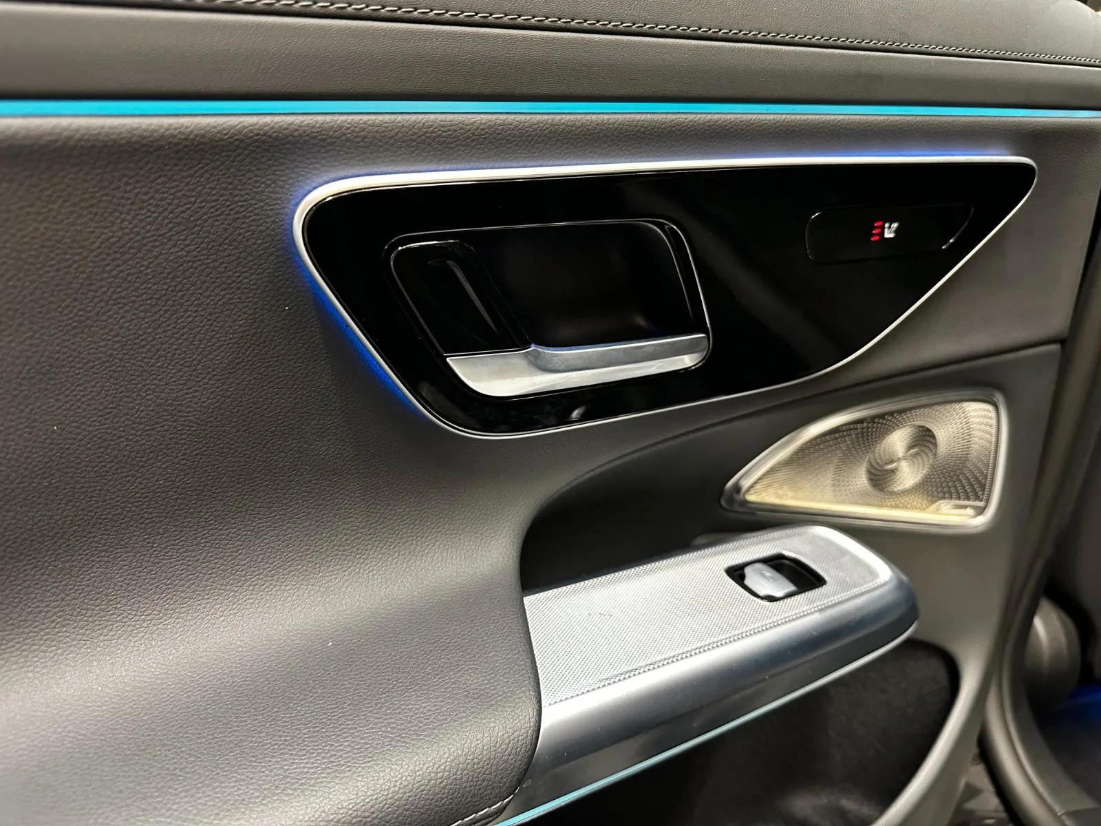 2023 Mercedes-Benz E 220 d AMG Line, Night package, 13/23