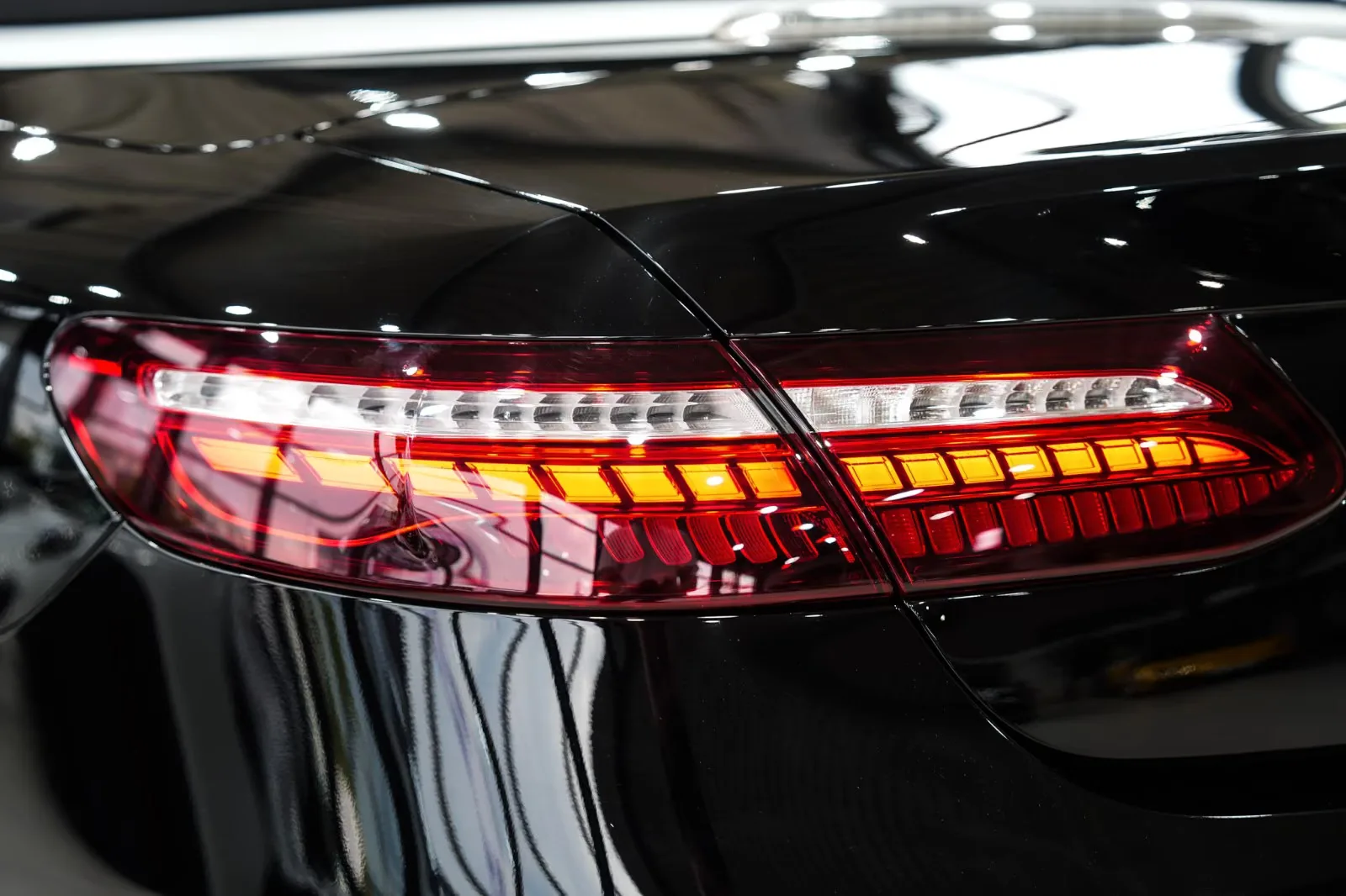 2023 Mercedes-Benz E 220 d Cabriolet, AMG Line, 8/30