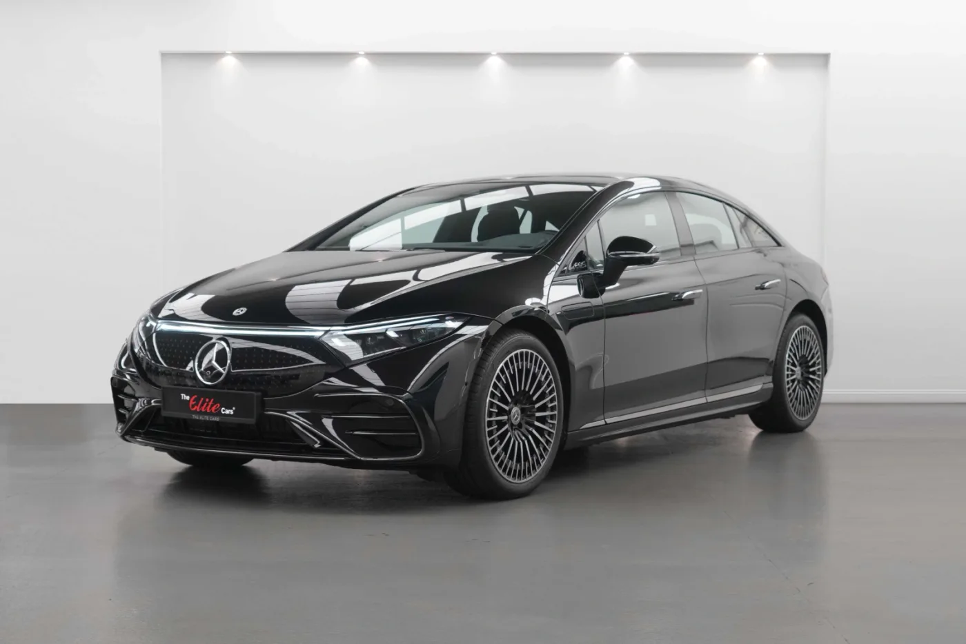2023 Mercedes-Benz EQS 580 4MATIC angeboten von einem Fachhändler in Dubai, Vereinigte Arabische Emirate, Foto 9 von 10