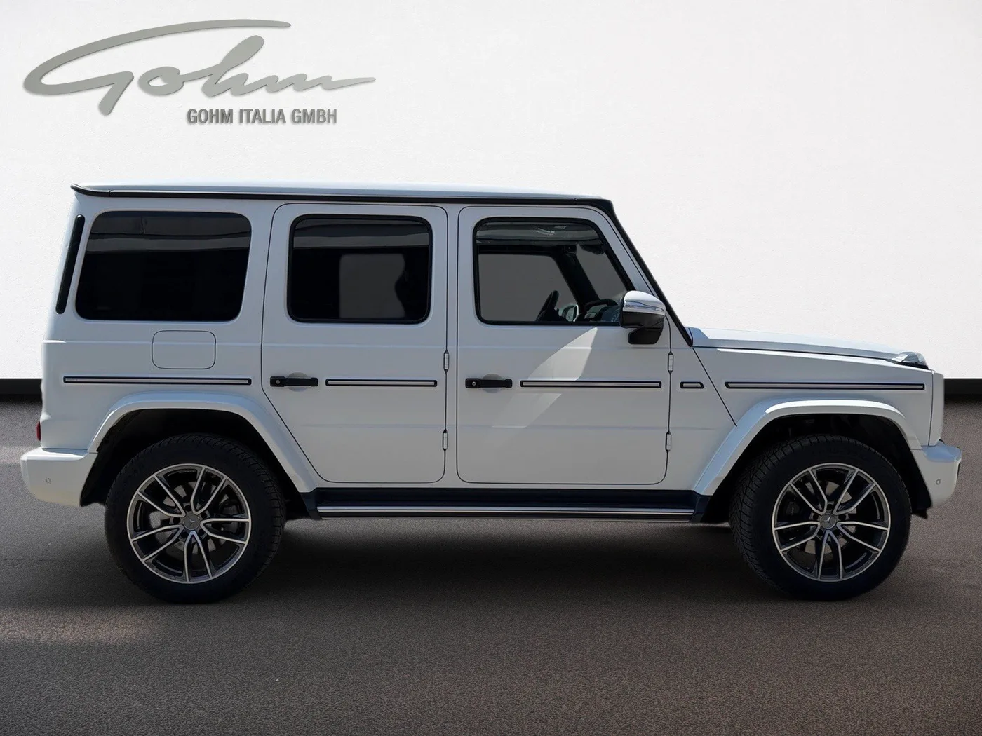2023 Mercedes-Benz G 400 d offered by a specialist dealer in Singen, Germany, photo 9 of 15