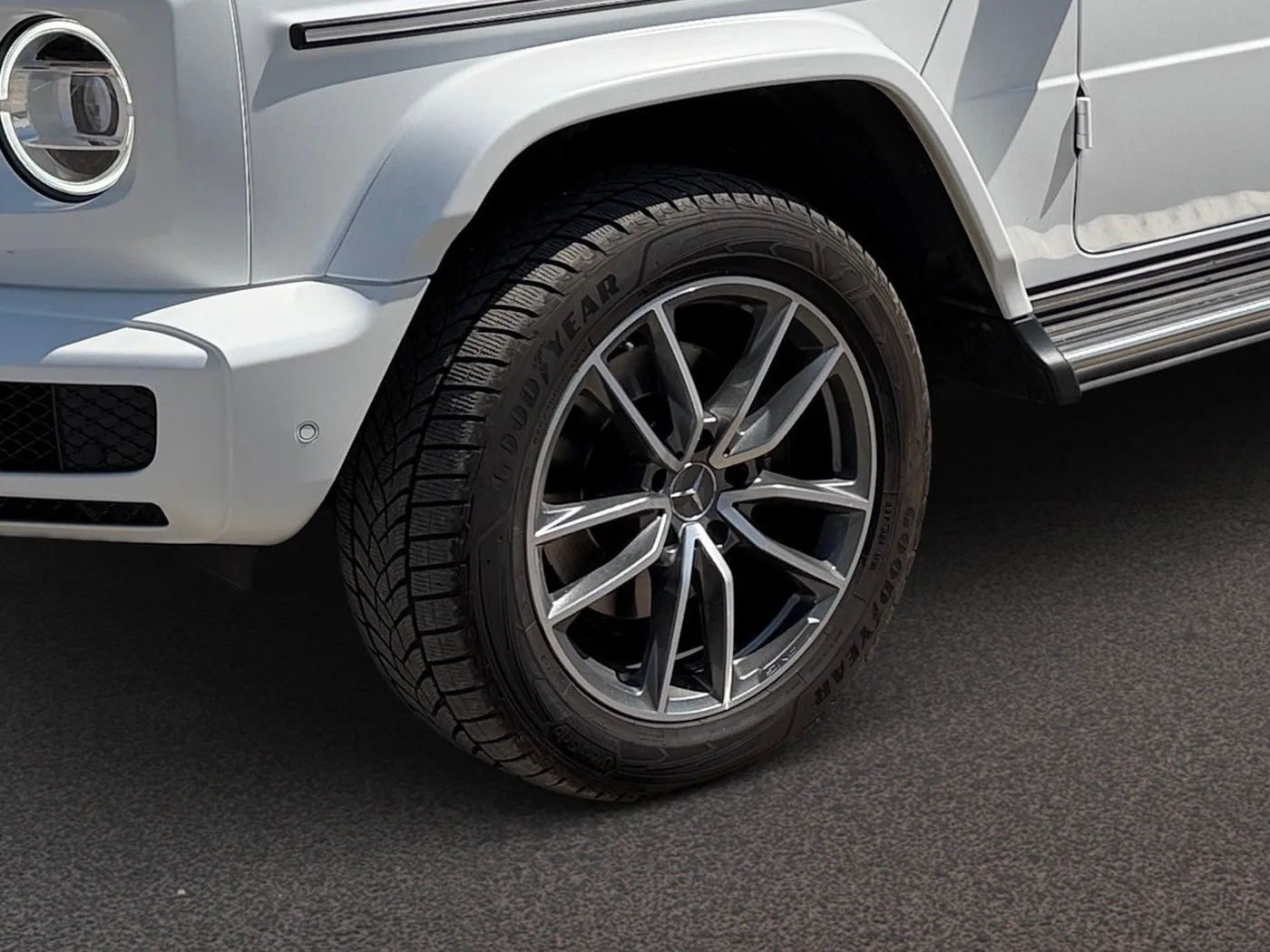 2023 Mercedes-Benz G 400 d offered by a specialist dealer in Singen, Germany, photo 10 of 15