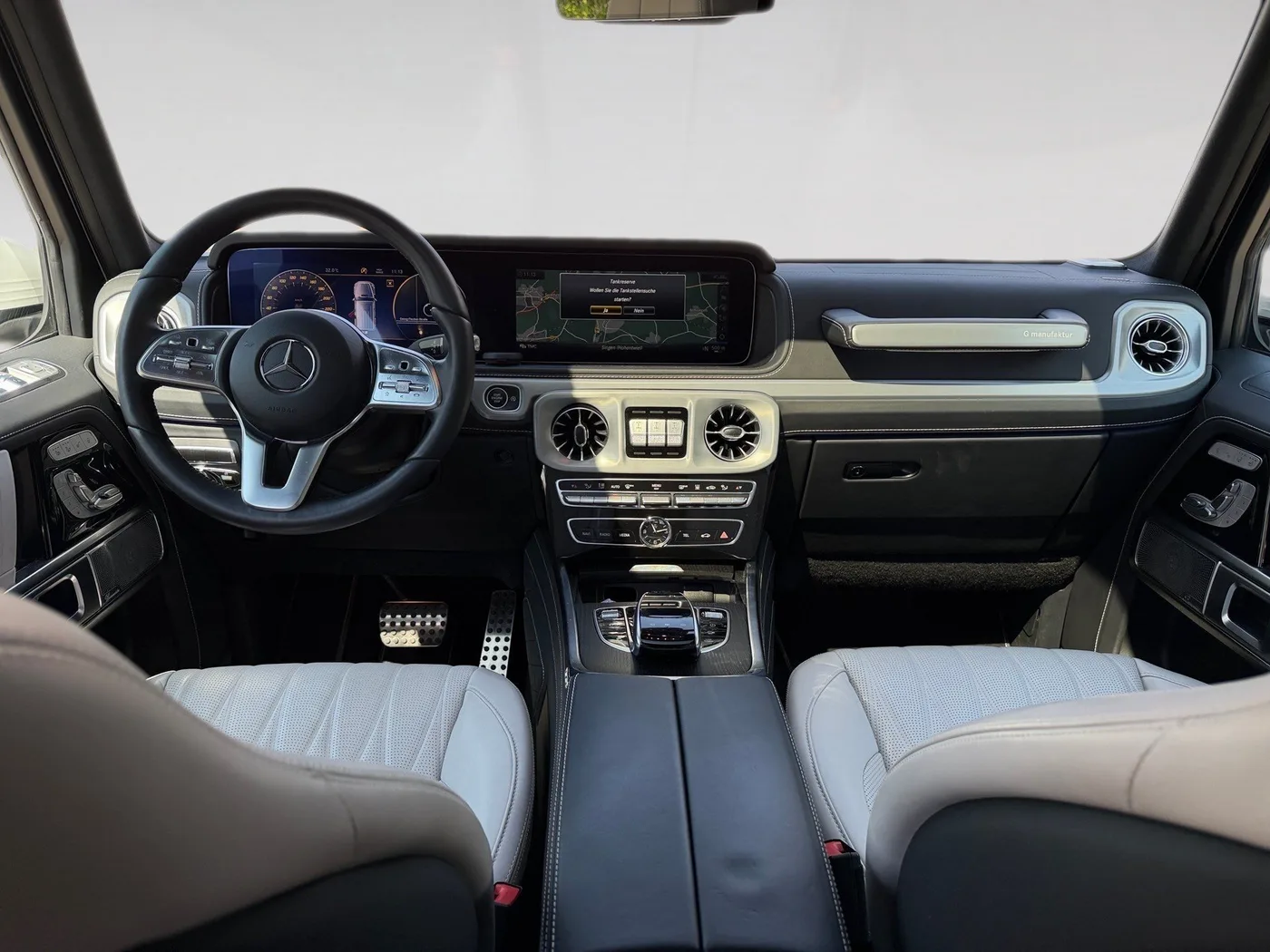 2023 Mercedes-Benz G 400 d offered by a specialist dealer in Singen, Germany, photo 11 of 15