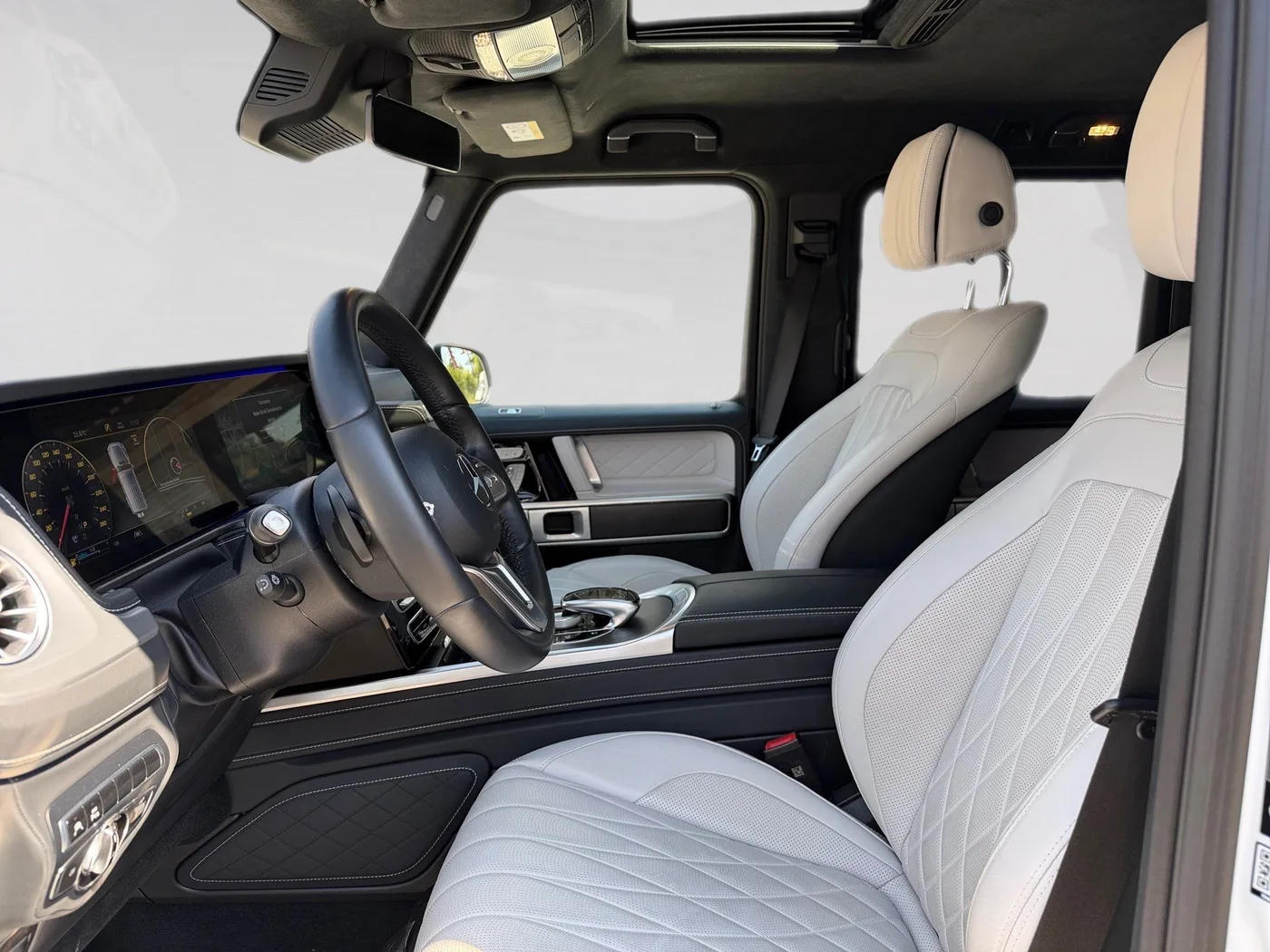 2023 Mercedes-Benz G 400 d offered by a specialist dealer in Singen, Germany, photo 12 of 15