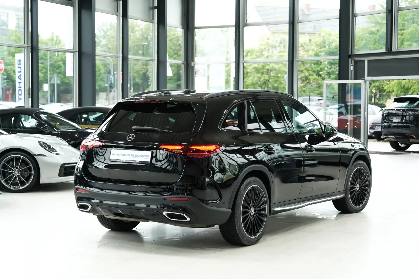 2023 Mercedes-Benz GLC 300 d 4MATIC, AMG Line, 2/22