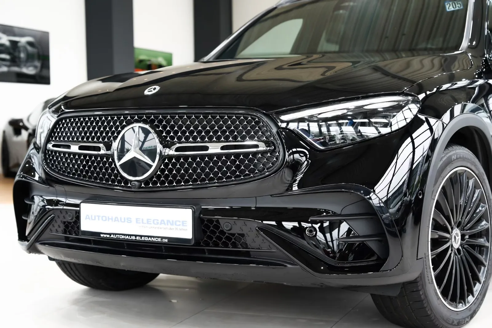 2023 Mercedes-Benz GLC 300 d 4MATIC, AMG Line, 9/22