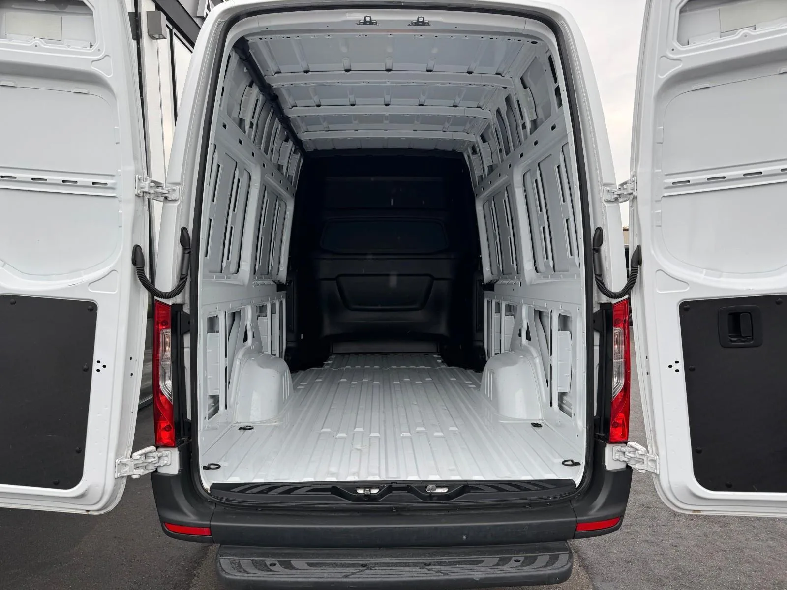 2023 Mercedes-Benz Sprinter 317 CDI, 6/11