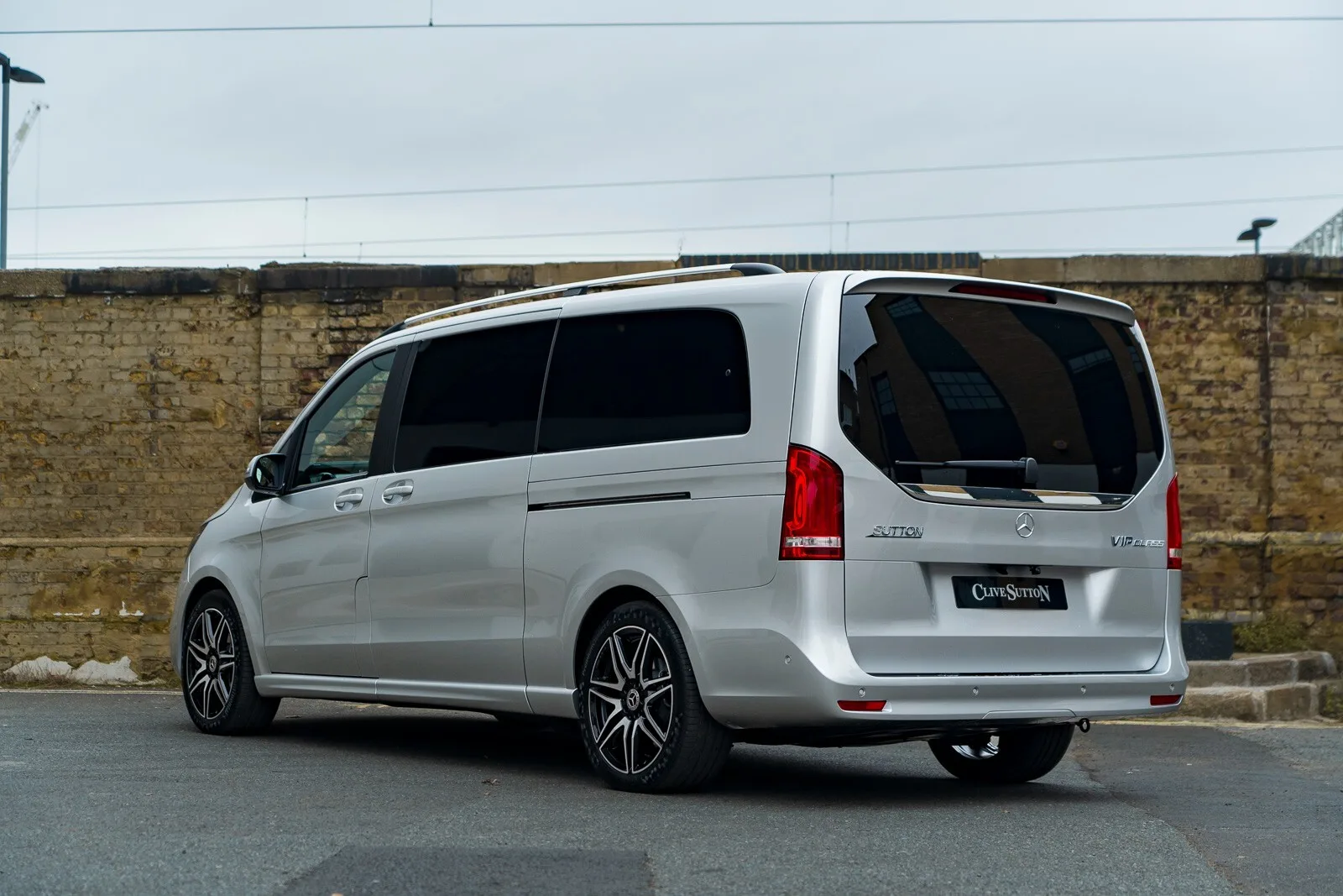 2023 Mercedes-Benz V 220 d Sutton VIP Class, 3/30