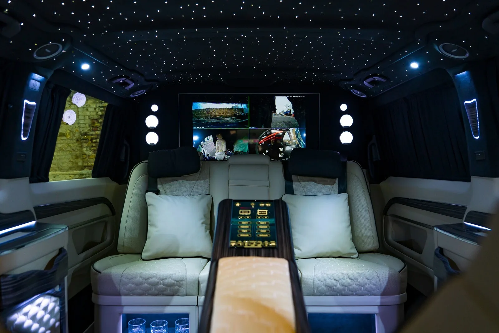 2023 Mercedes-Benz V 220 d Sutton VIP Class, 6/30