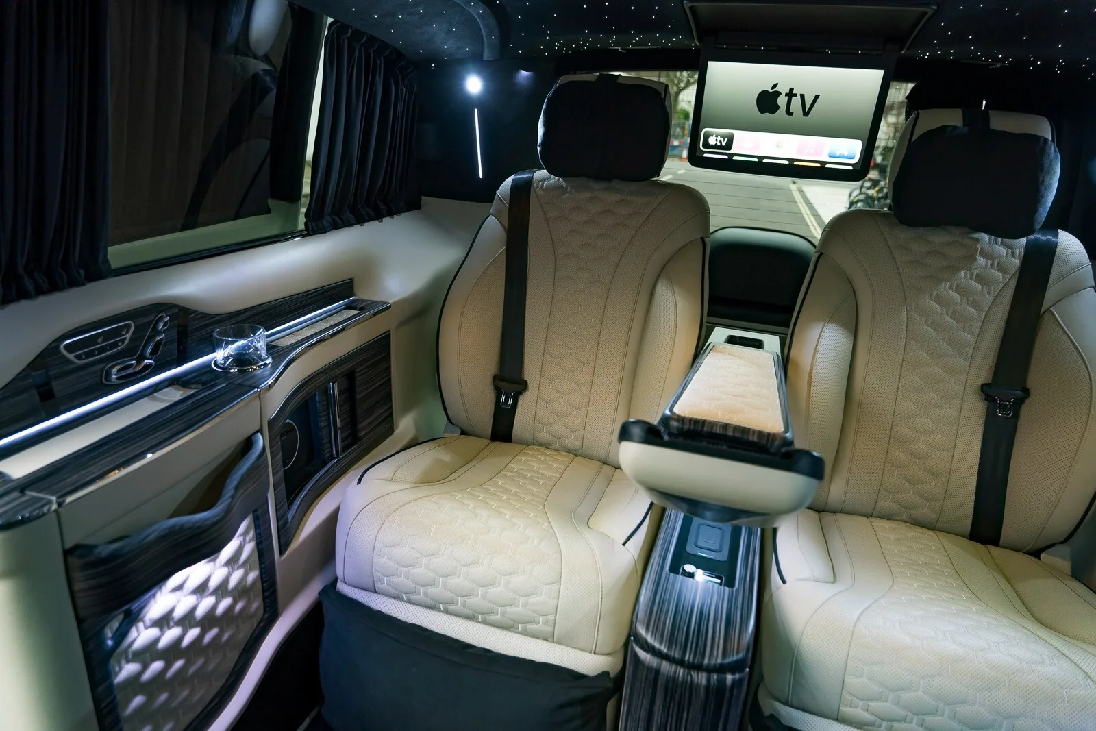 2023 Mercedes-Benz V 220 d Sutton VIP Class, 18/30