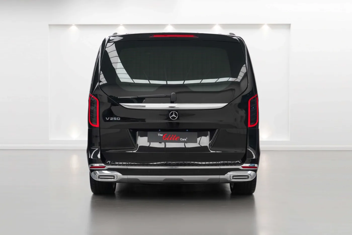 2023 Mercedes-Benz V 250 Maybach body kit offered by a specialist dealer in Dubai, United Arab Emirates, photo 4 of 10