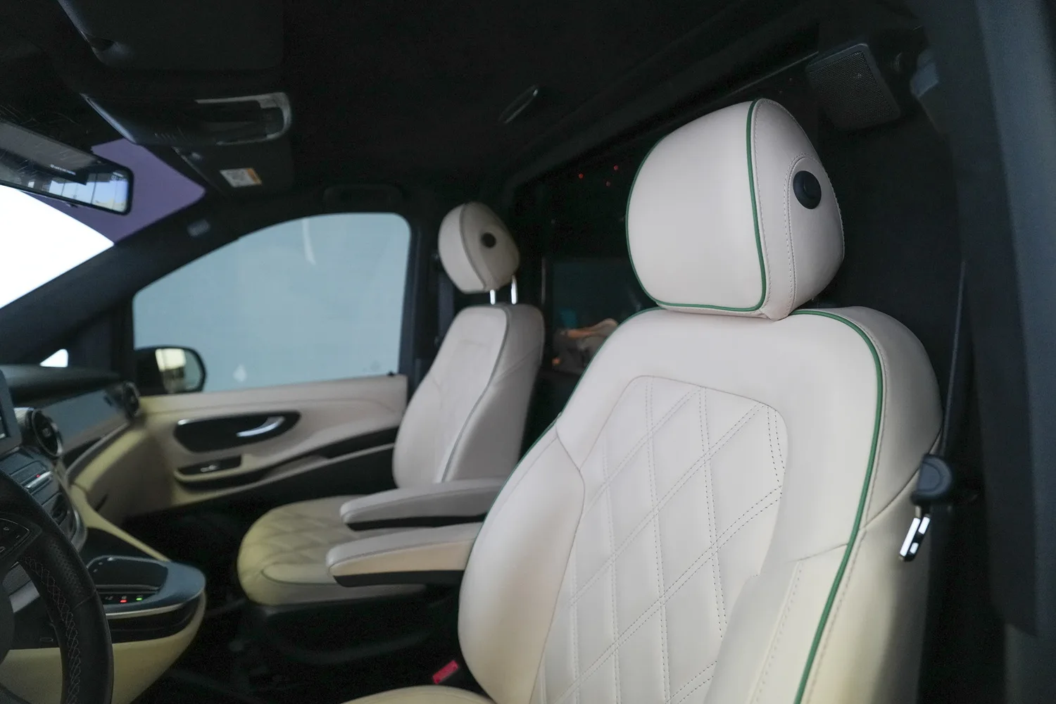2023 Mercedes-Benz V 250 VIP, 5/17