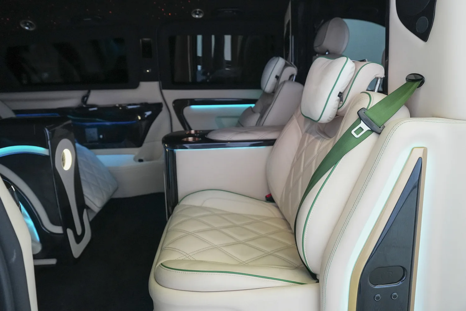 2023 Mercedes-Benz V 250 VIP, 7/17
