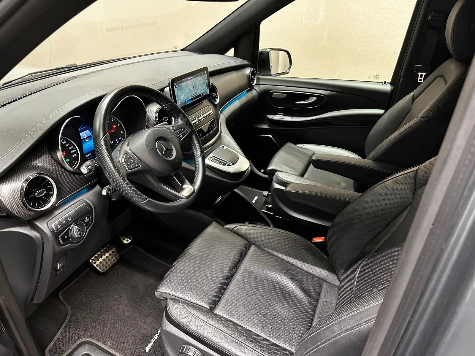 2023 Mercedes-Benz V 300 d 4MATIC, long, AMG Line, 8/27