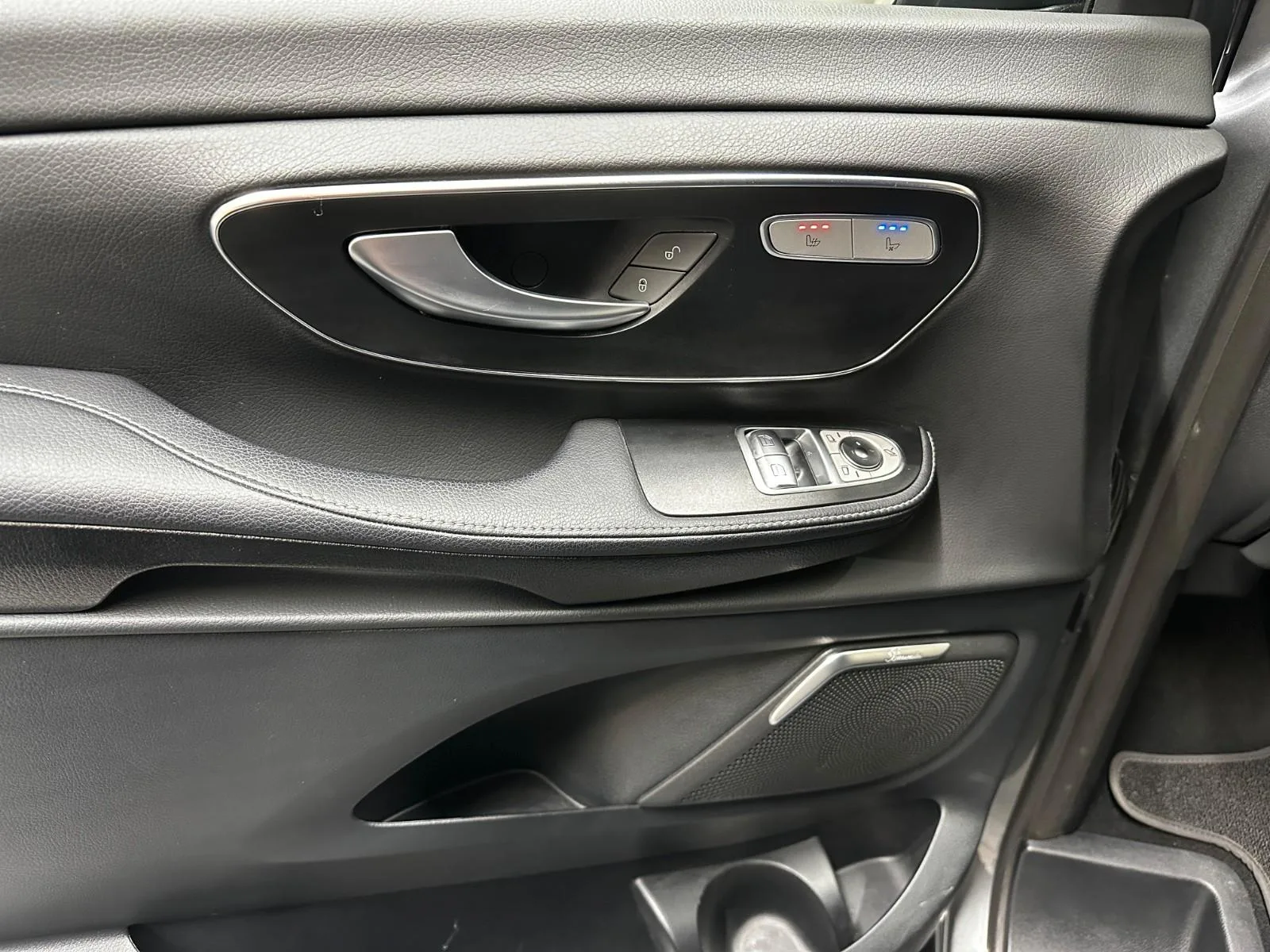 2023 Mercedes-Benz V 300 d 4MATIC, long, AMG Line, 11/27