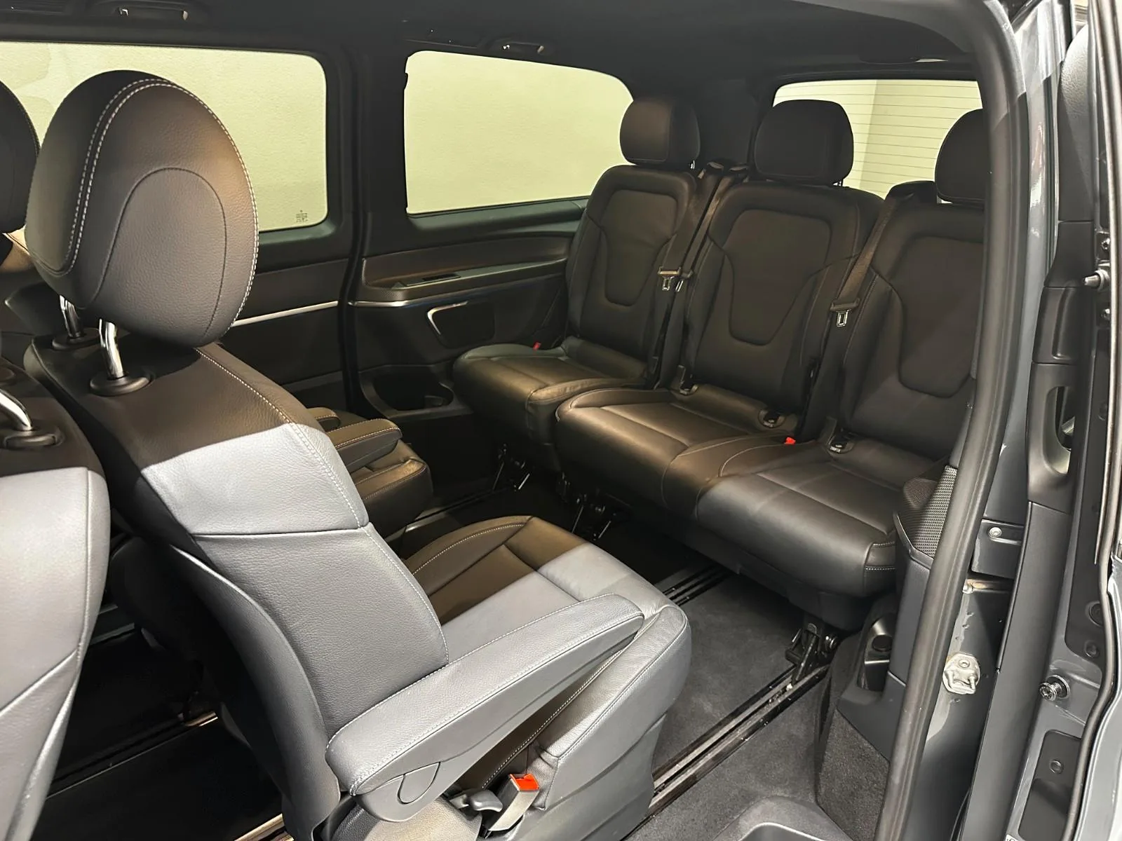 2023 Mercedes-Benz V 300 d 4MATIC, long, AMG Line, 13/27