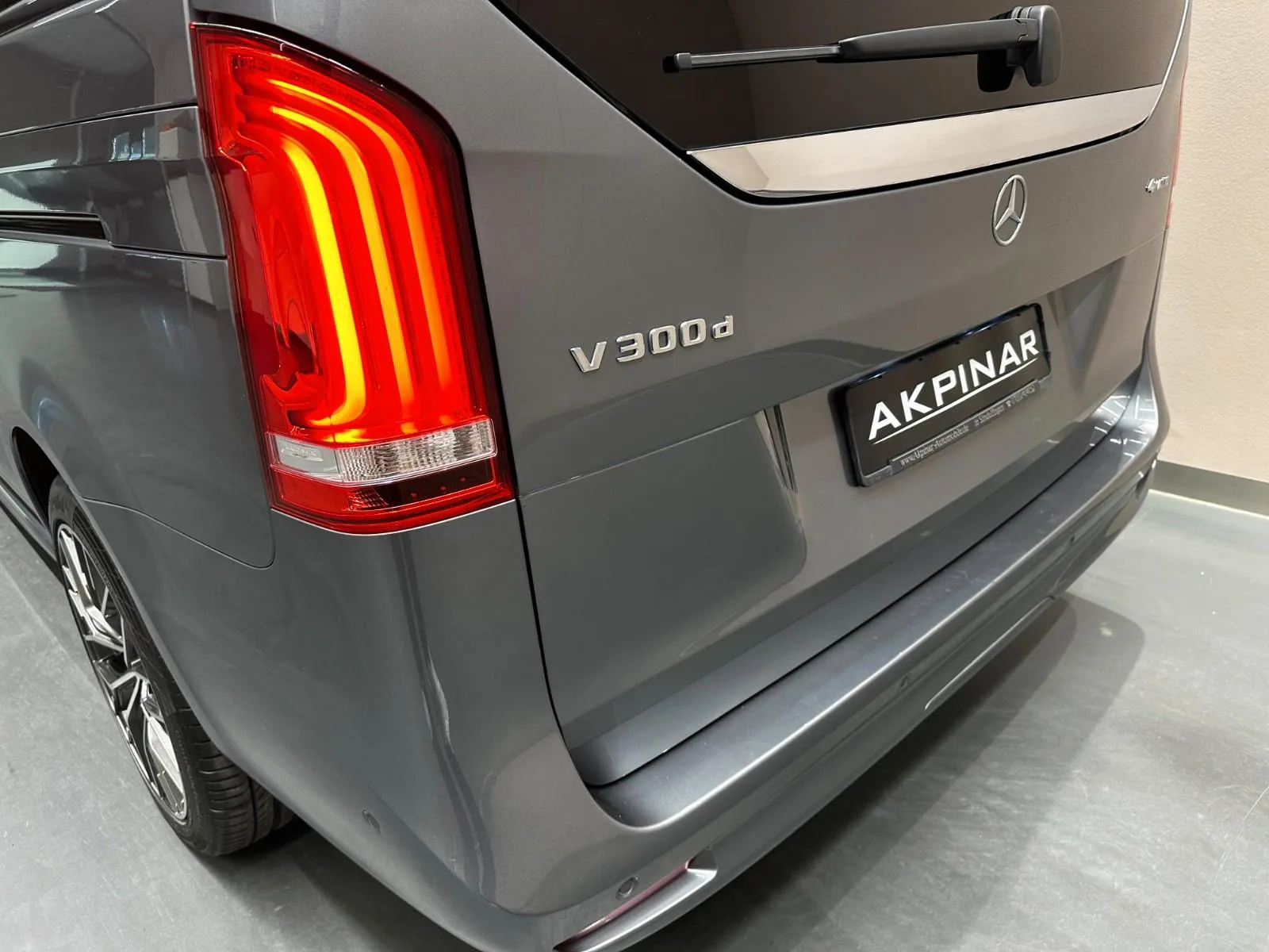 2023 Mercedes-Benz V 300 d 4MATIC, long, AMG Line, 16/27