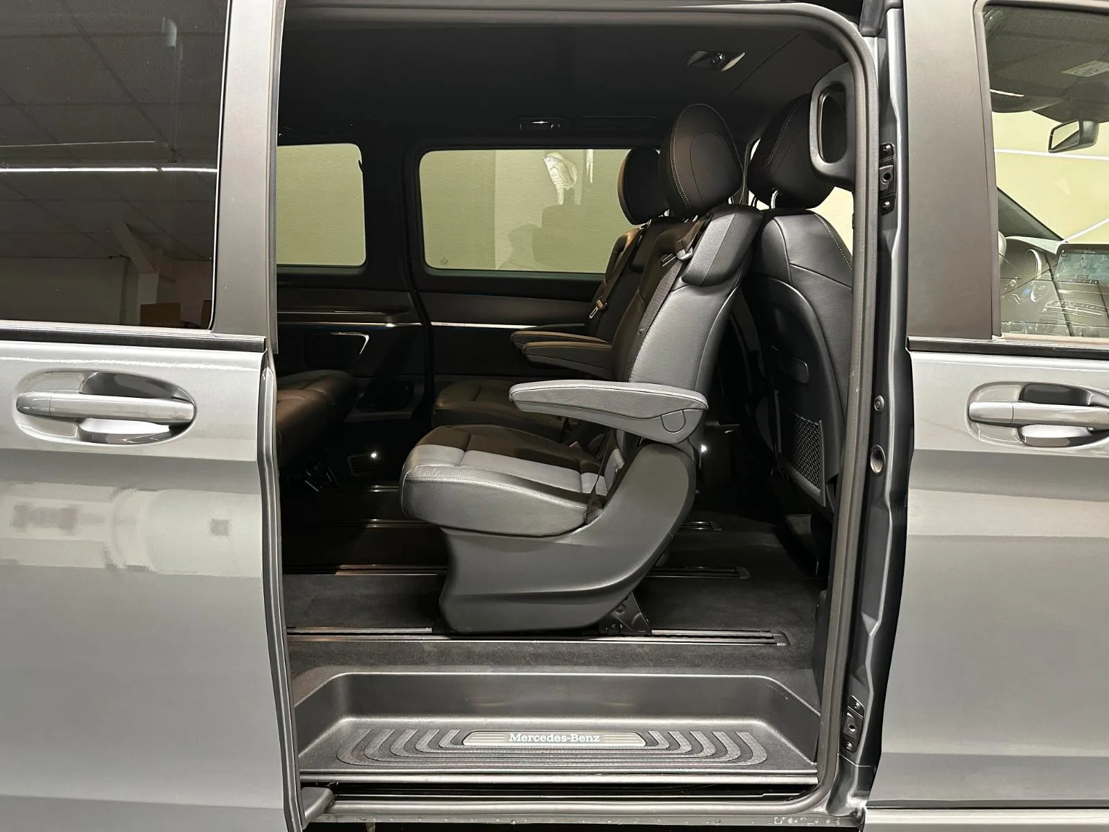 2023 Mercedes-Benz V 300 d 4MATIC, long, AMG Line, 21/27