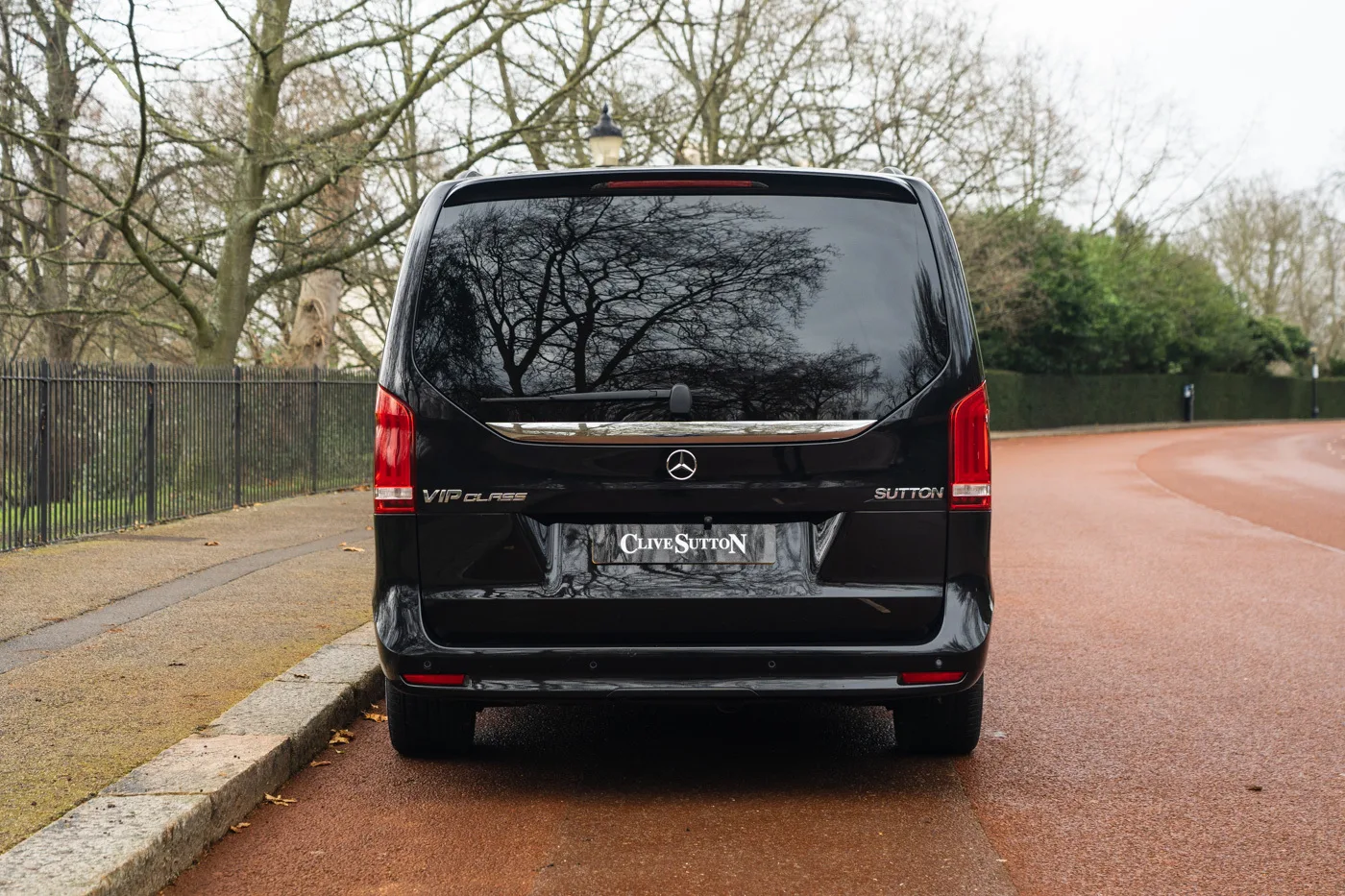2023 Mercedes-Benz V 300 d Sutton VIP Class, 4/16