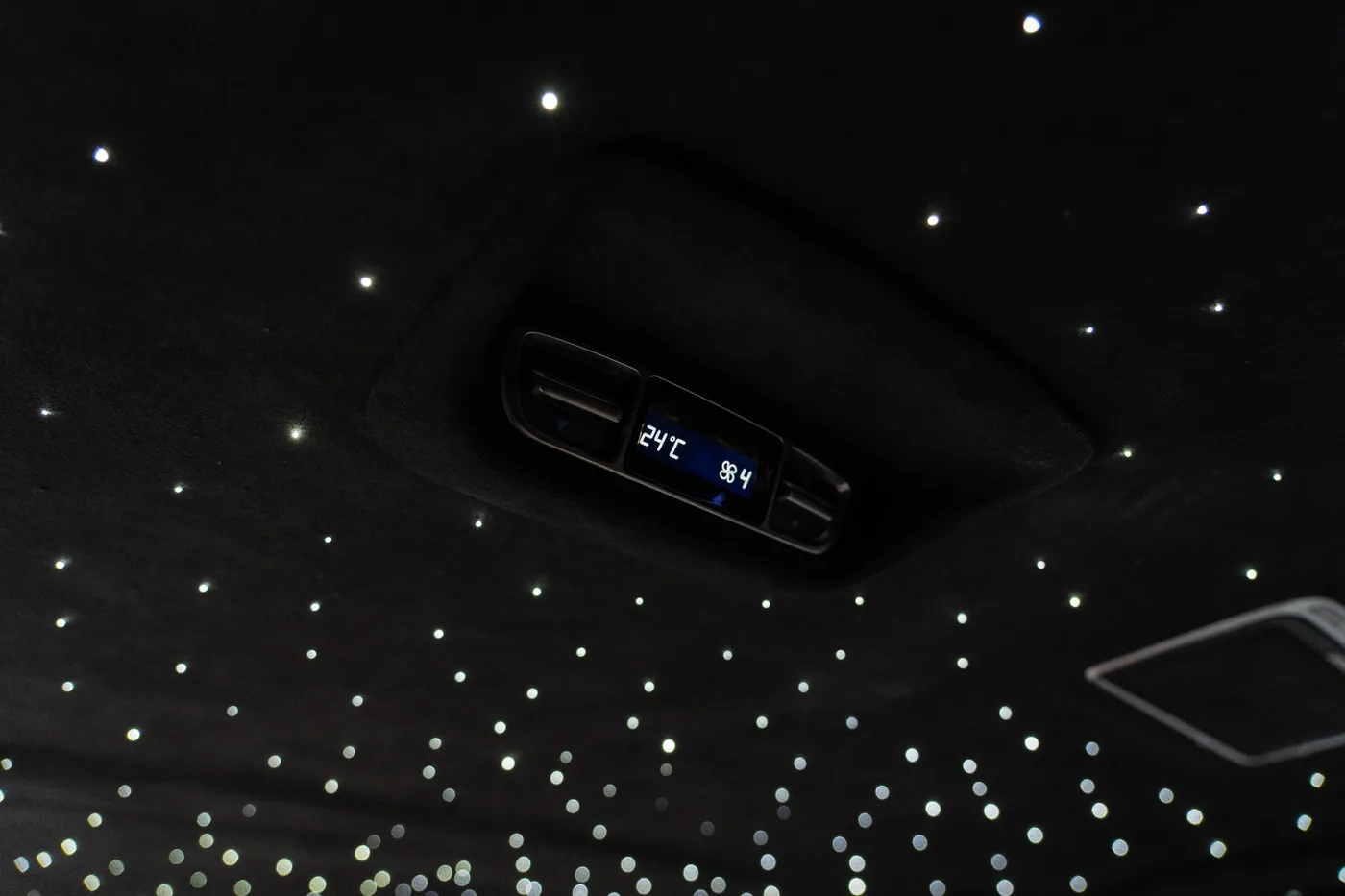 2023 Mercedes-Benz V 300 d Sutton VIP Class, 12/16