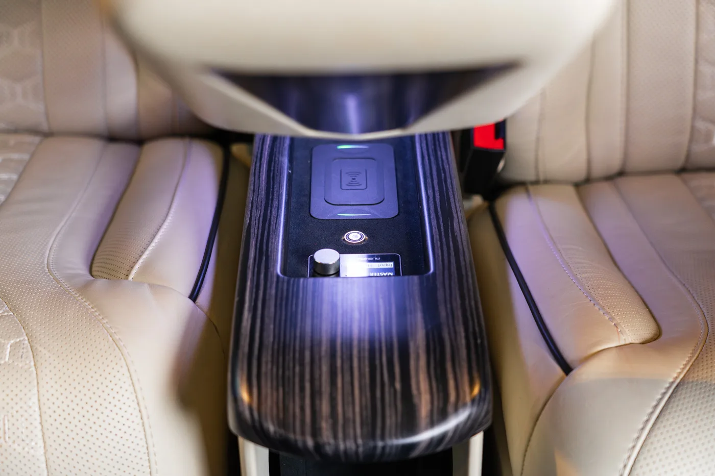 2023 Mercedes-Benz V 300 d Sutton VIP Class, 16/16