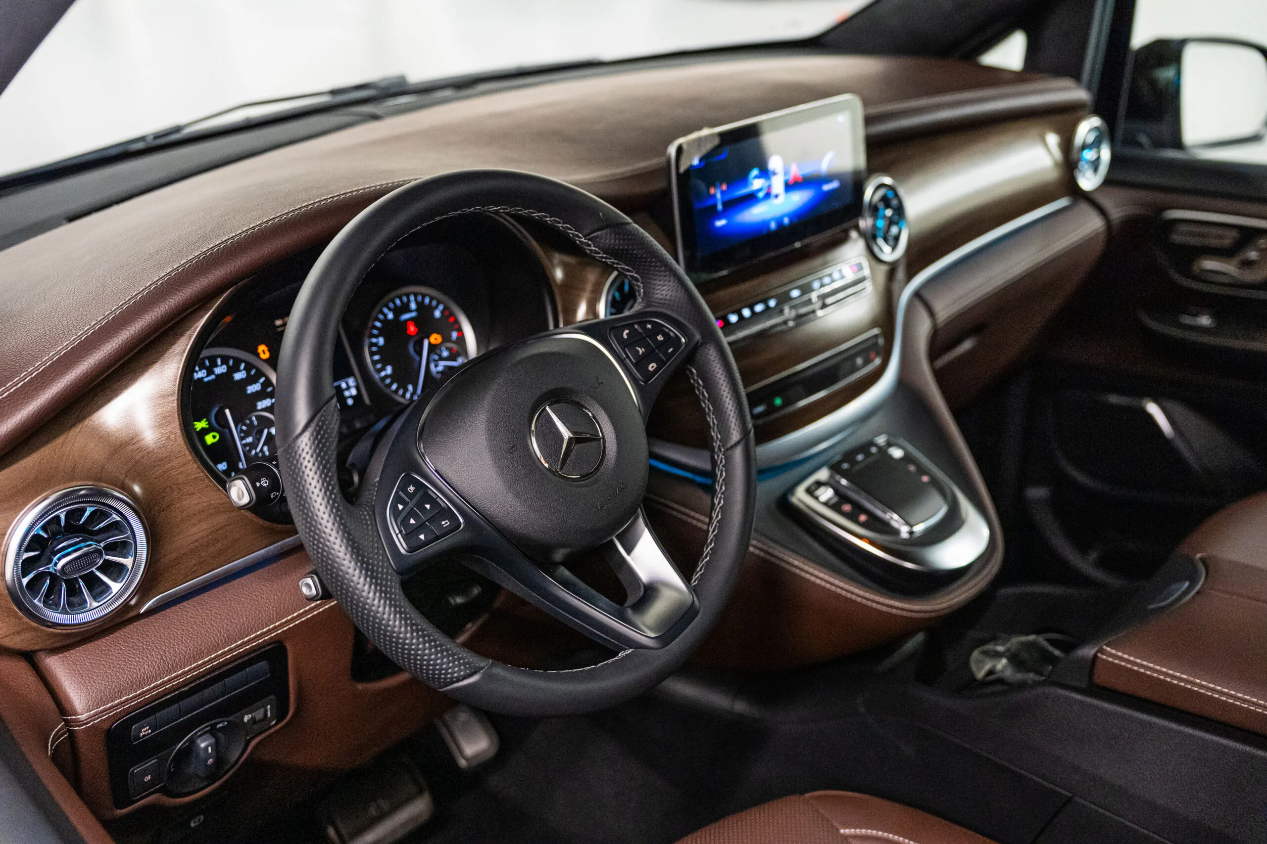 2023 Mercedes-Benz V-Class Long, 6/22